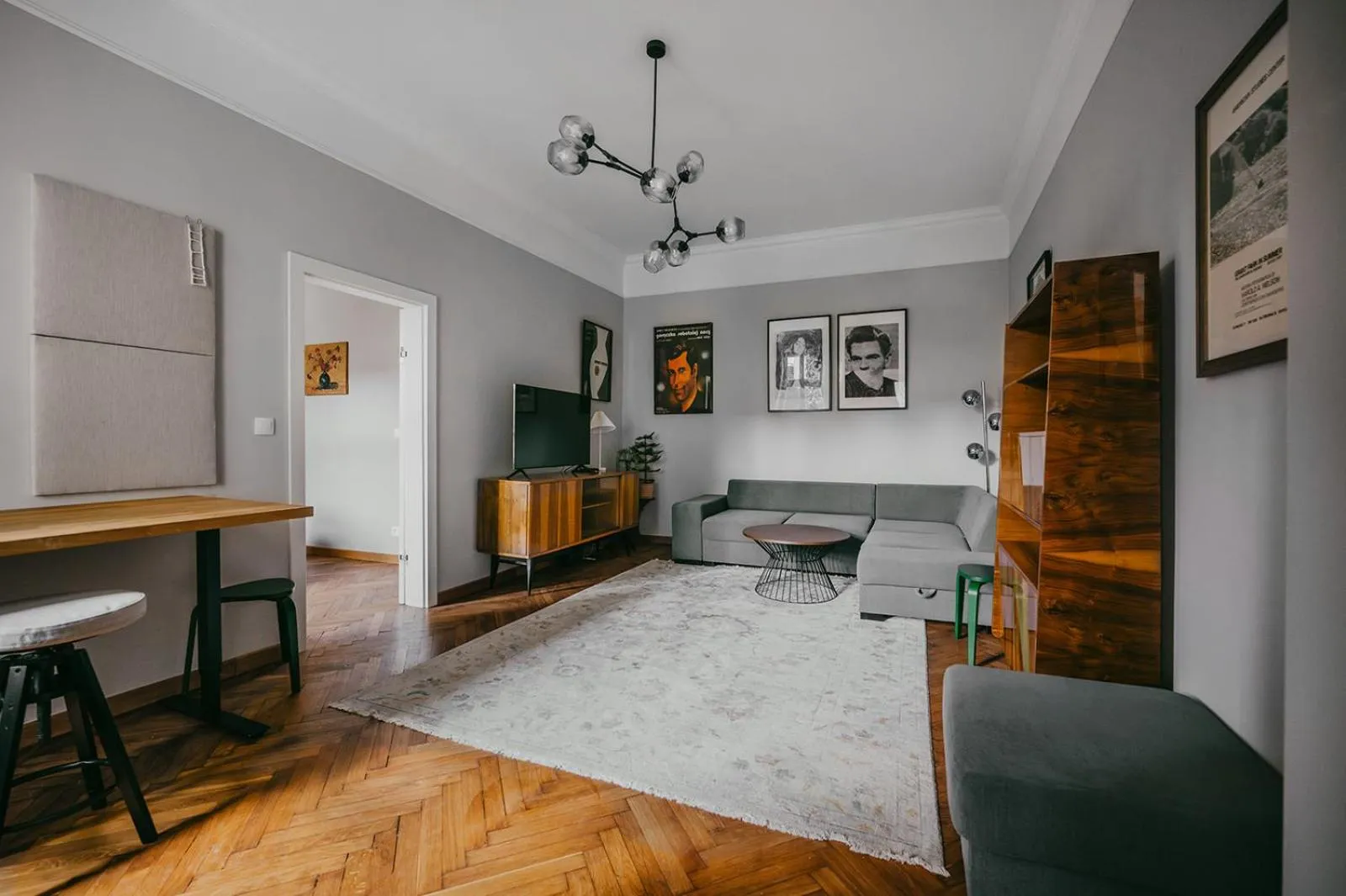 TV and multimedia, Bed in Antique Apartments Old Town