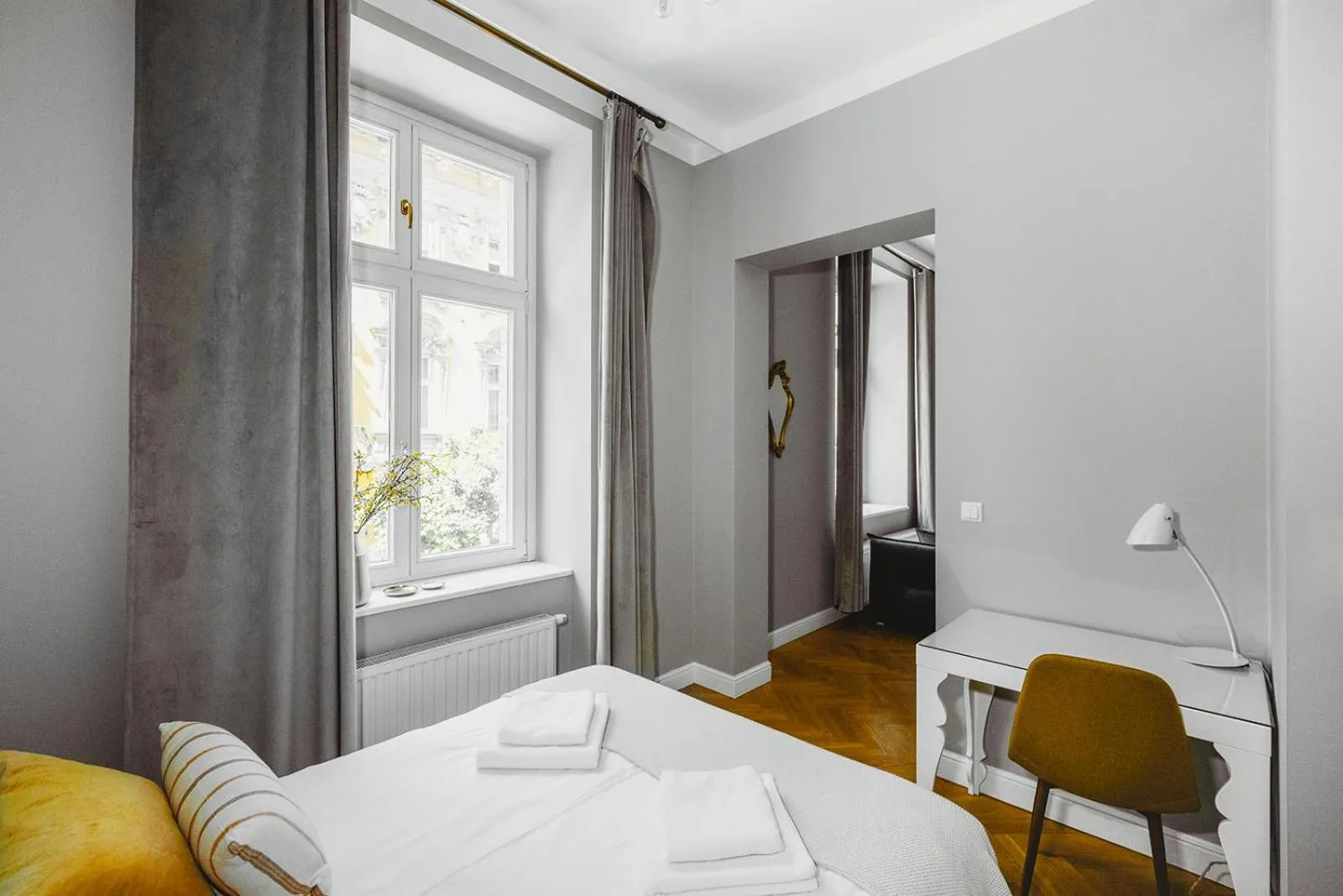 Bed in Antique Apartments Old Town