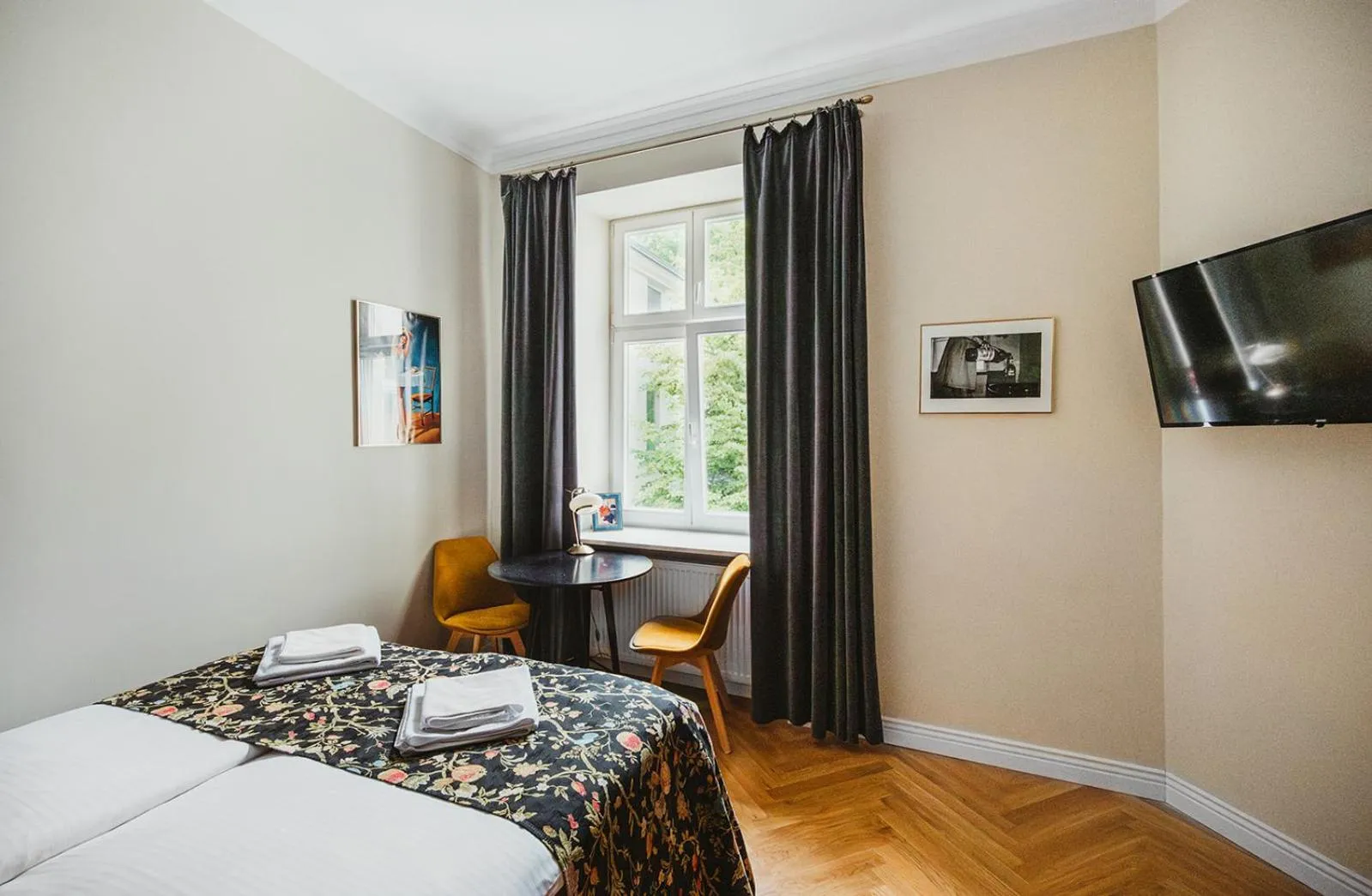 Bed in Antique Apartments Old Town