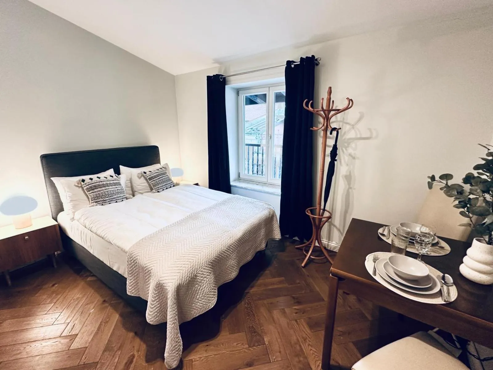 Bed in Antique Apartments Old Town