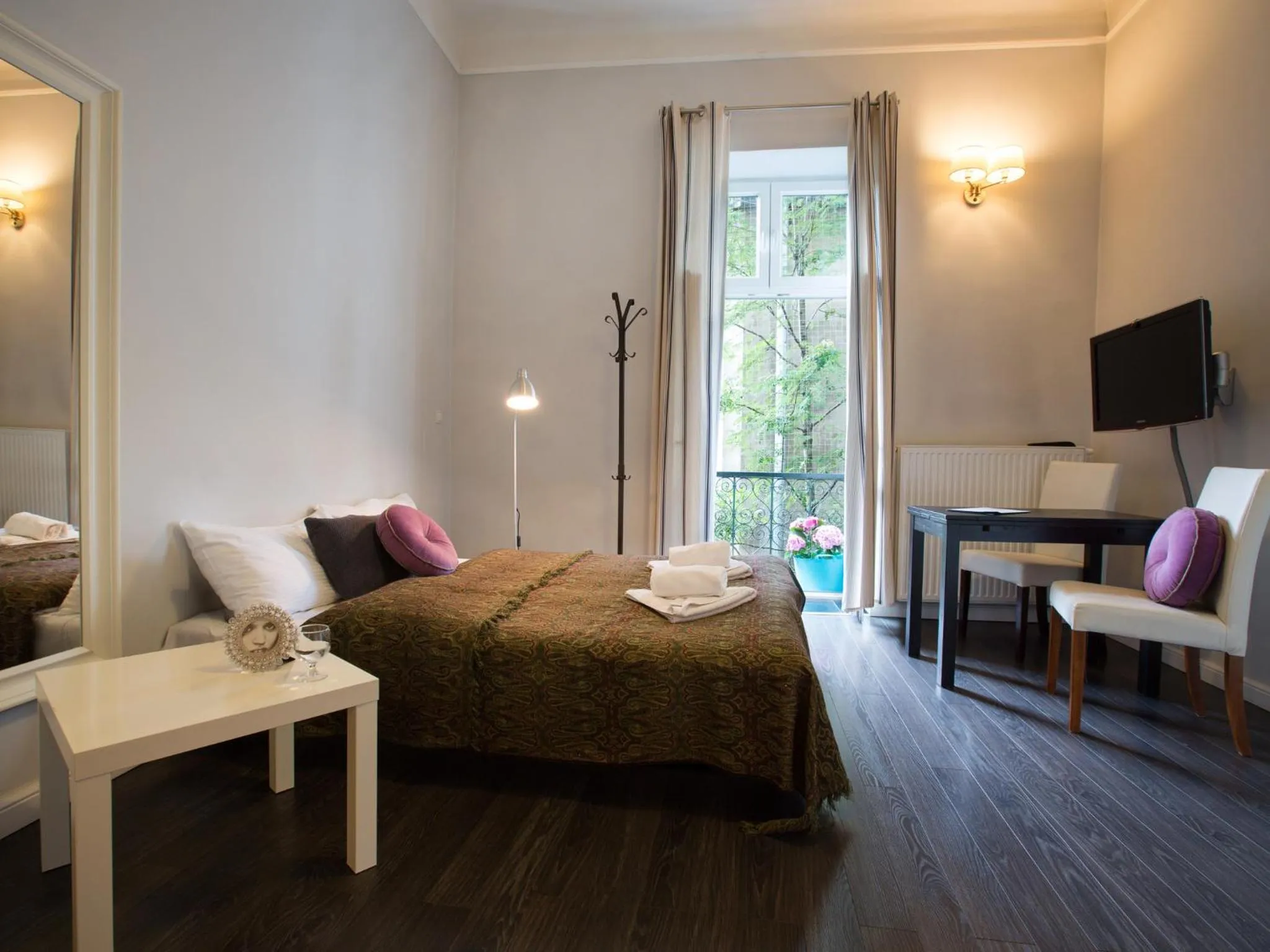 Bedroom, Bed in Antique Apartments Old Town