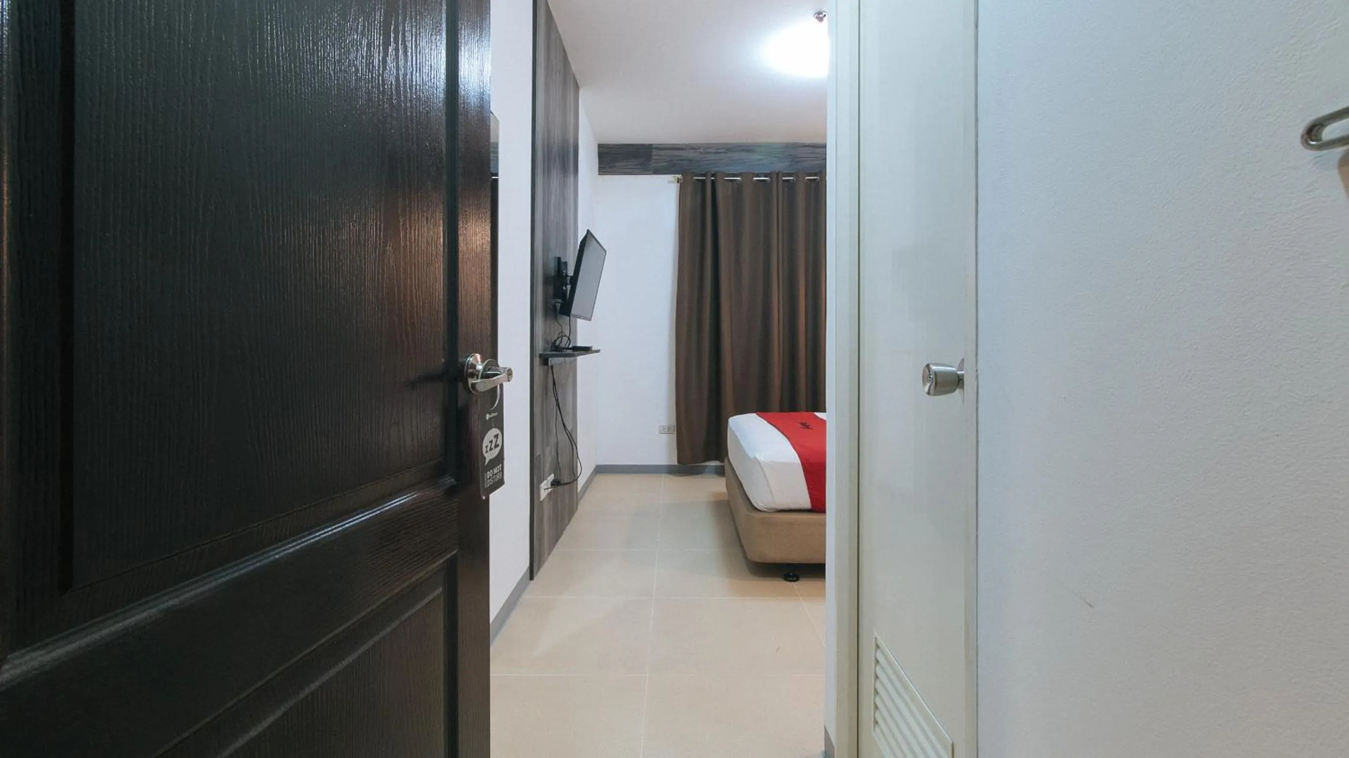 Bedroom, Bed in RedDoorz Plus at EDSA Congressional
