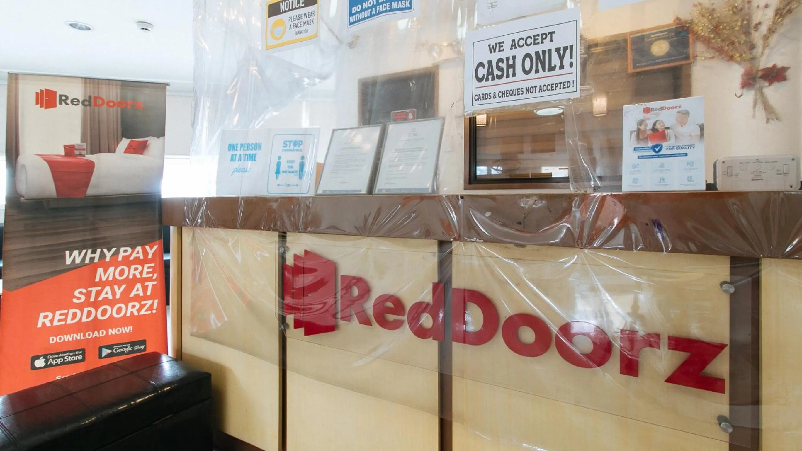 Lobby or reception in RedDoorz Plus at EDSA Congressional