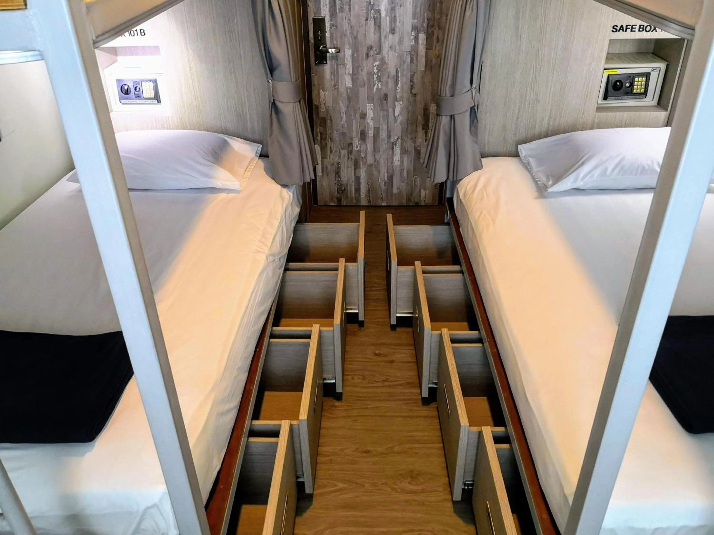 Bedroom in Asleep by Lantana