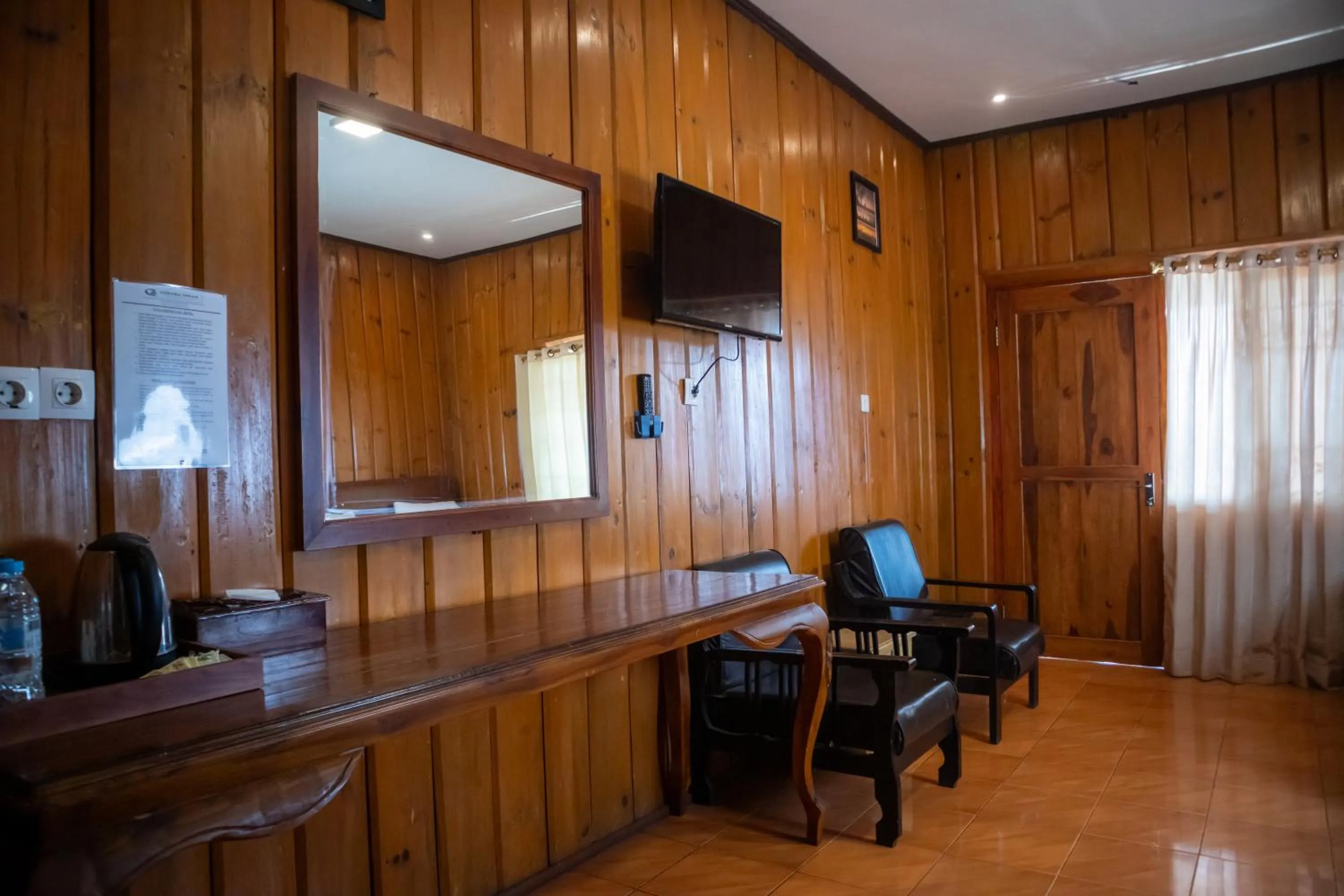 TV and multimedia in Cemara Indah Hotel