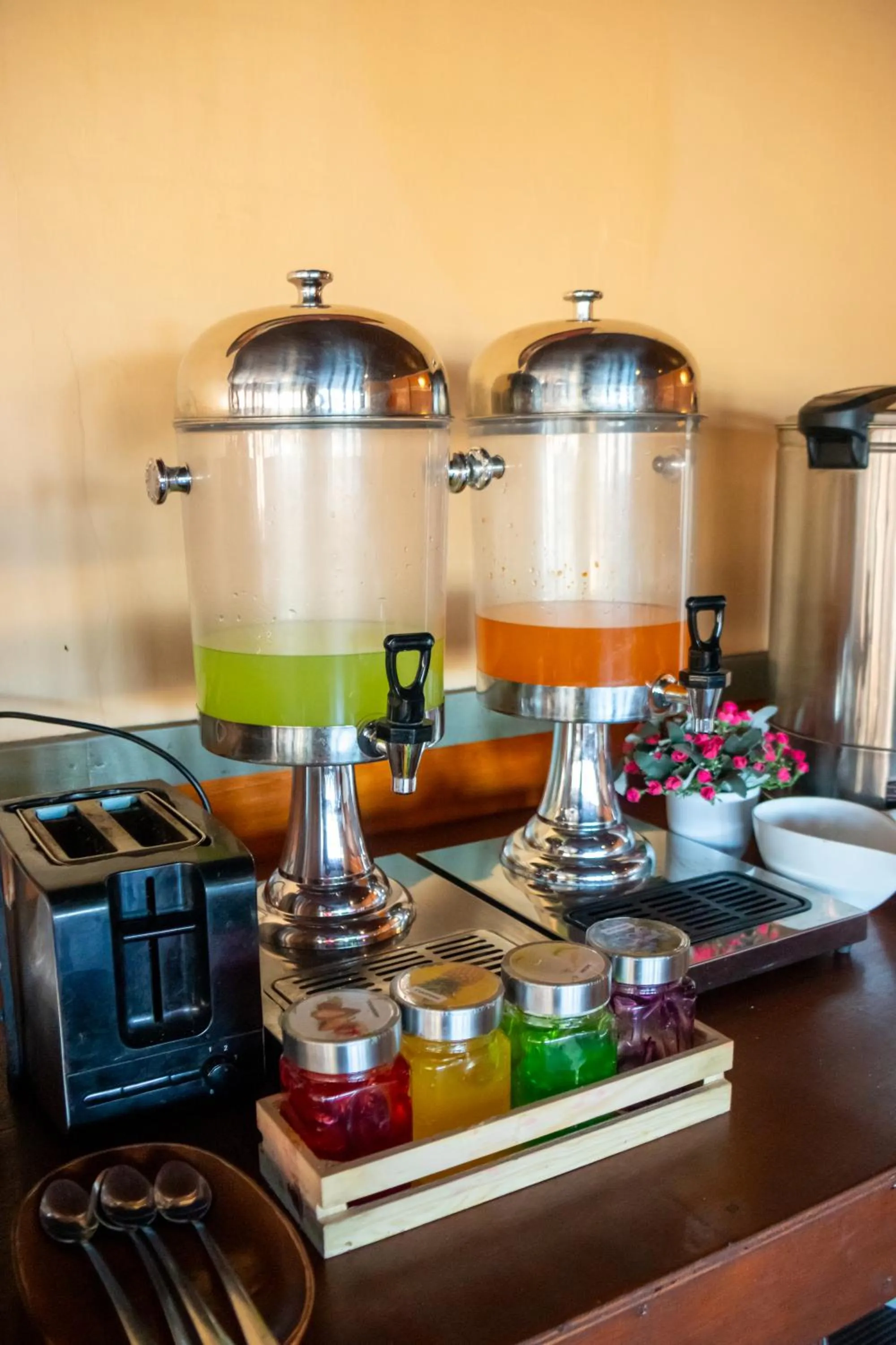 Restaurant/places to eat in Cemara Indah Hotel