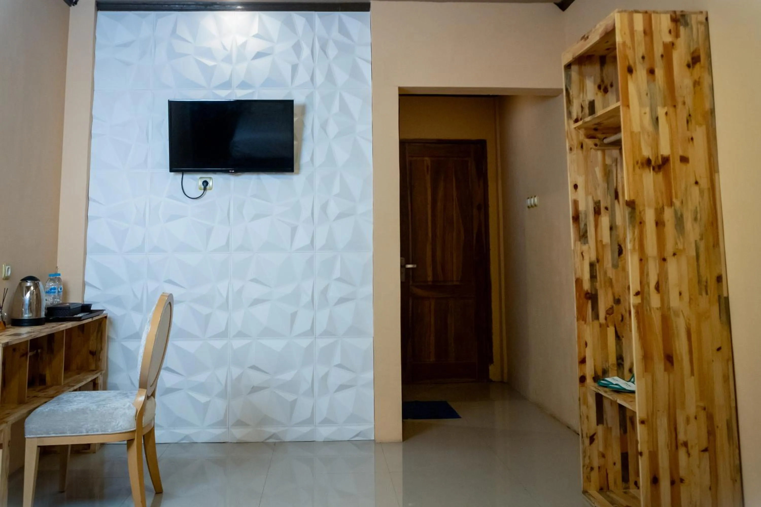 TV and multimedia in Cemara Indah Hotel