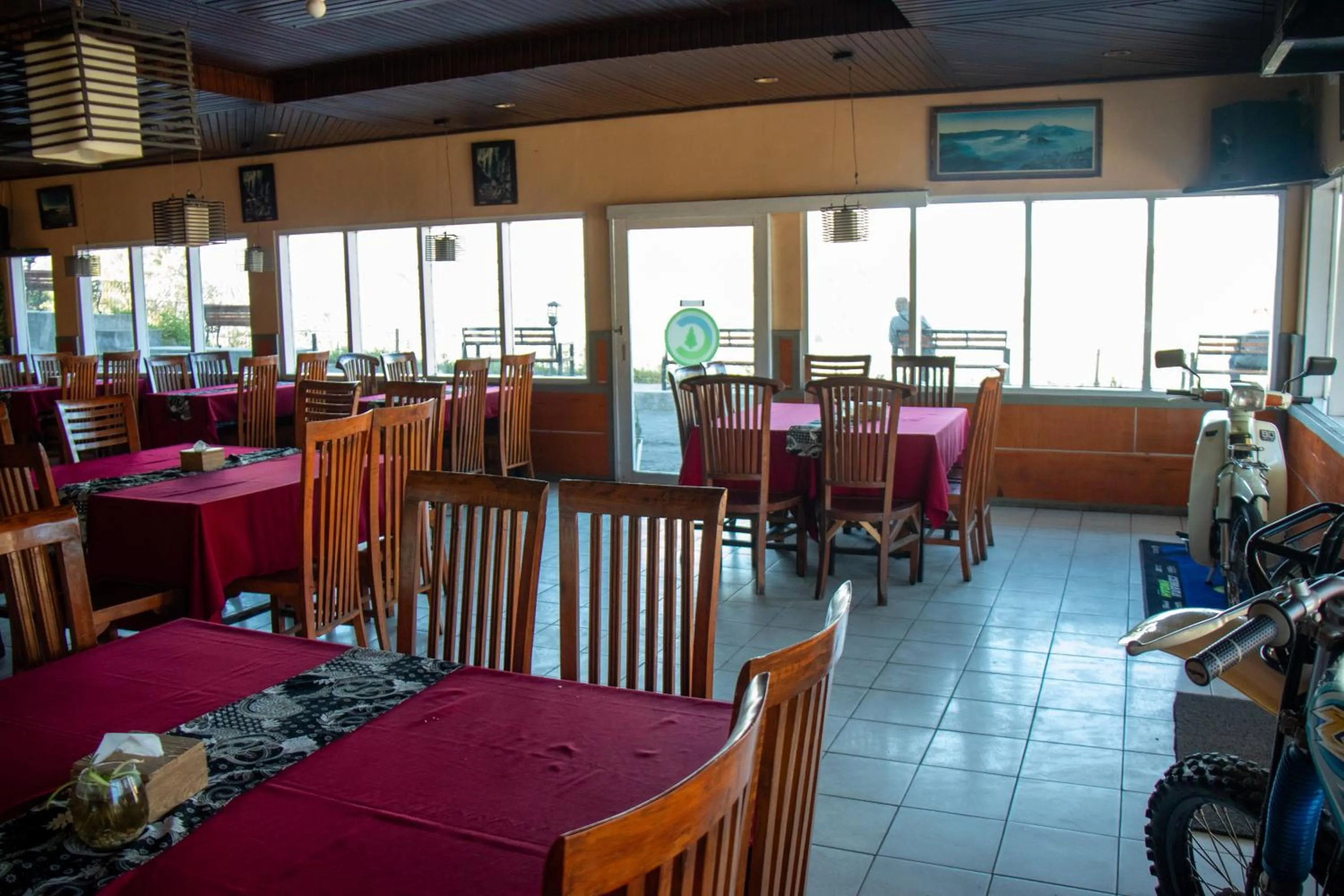Restaurant/places to eat in Cemara Indah Hotel