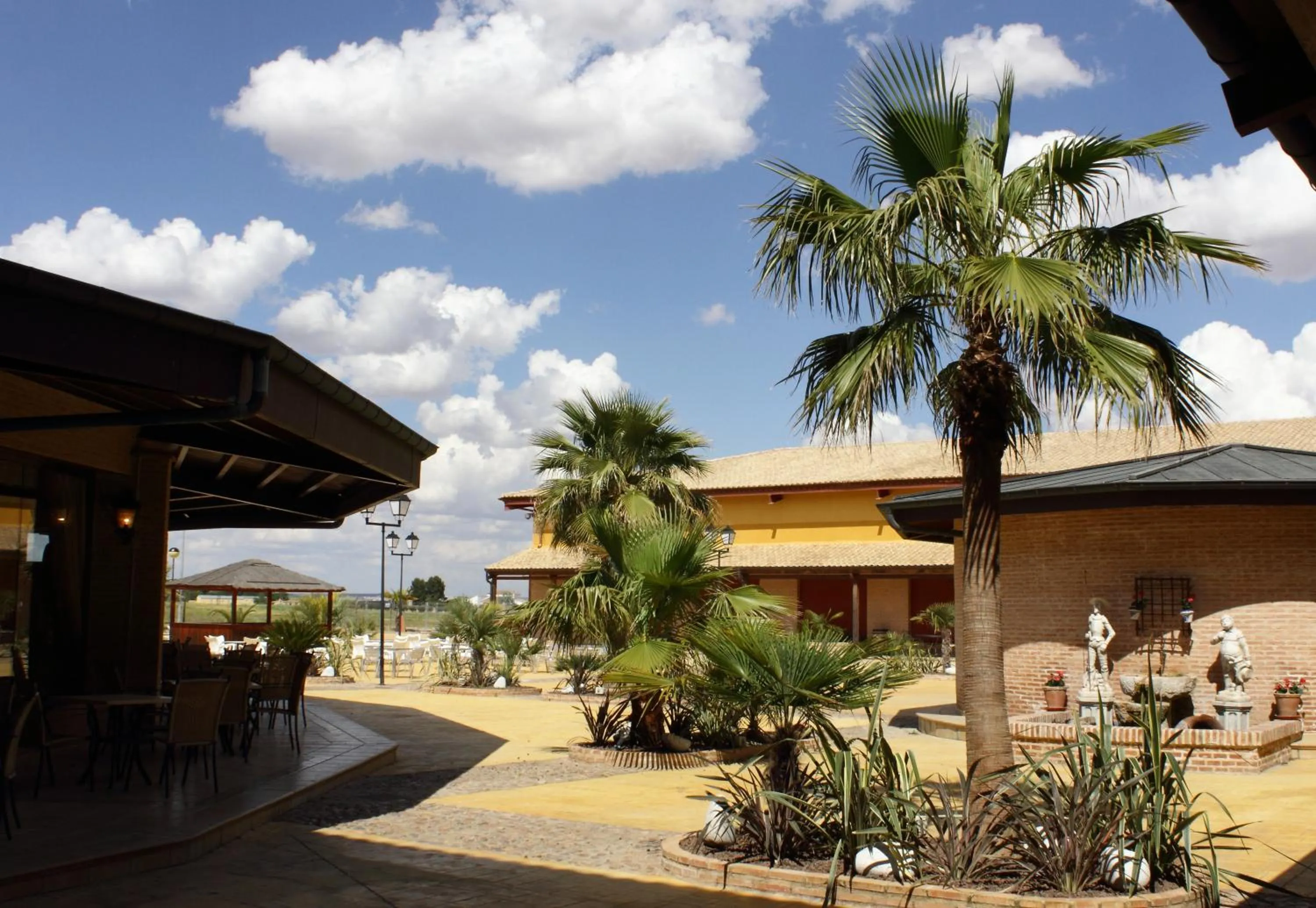 Facade/entrance in Hotel Château Viñasoro