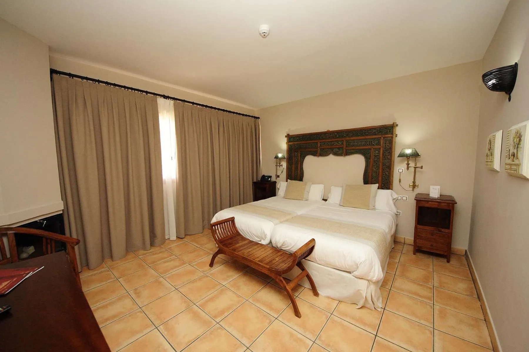 Photo of the whole room, Bed in Hotel Château Viñasoro