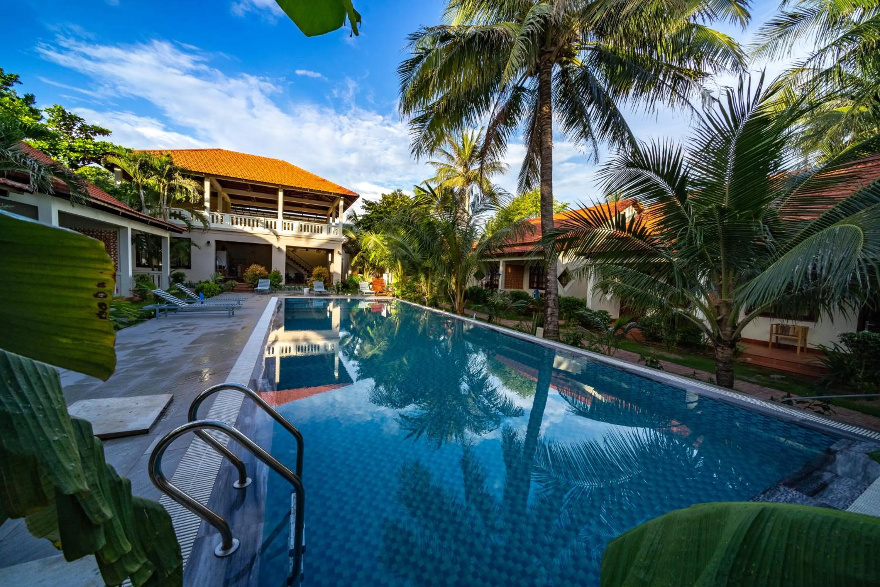 Swimming pool in Phu Quoc Dumbo Bungalow
