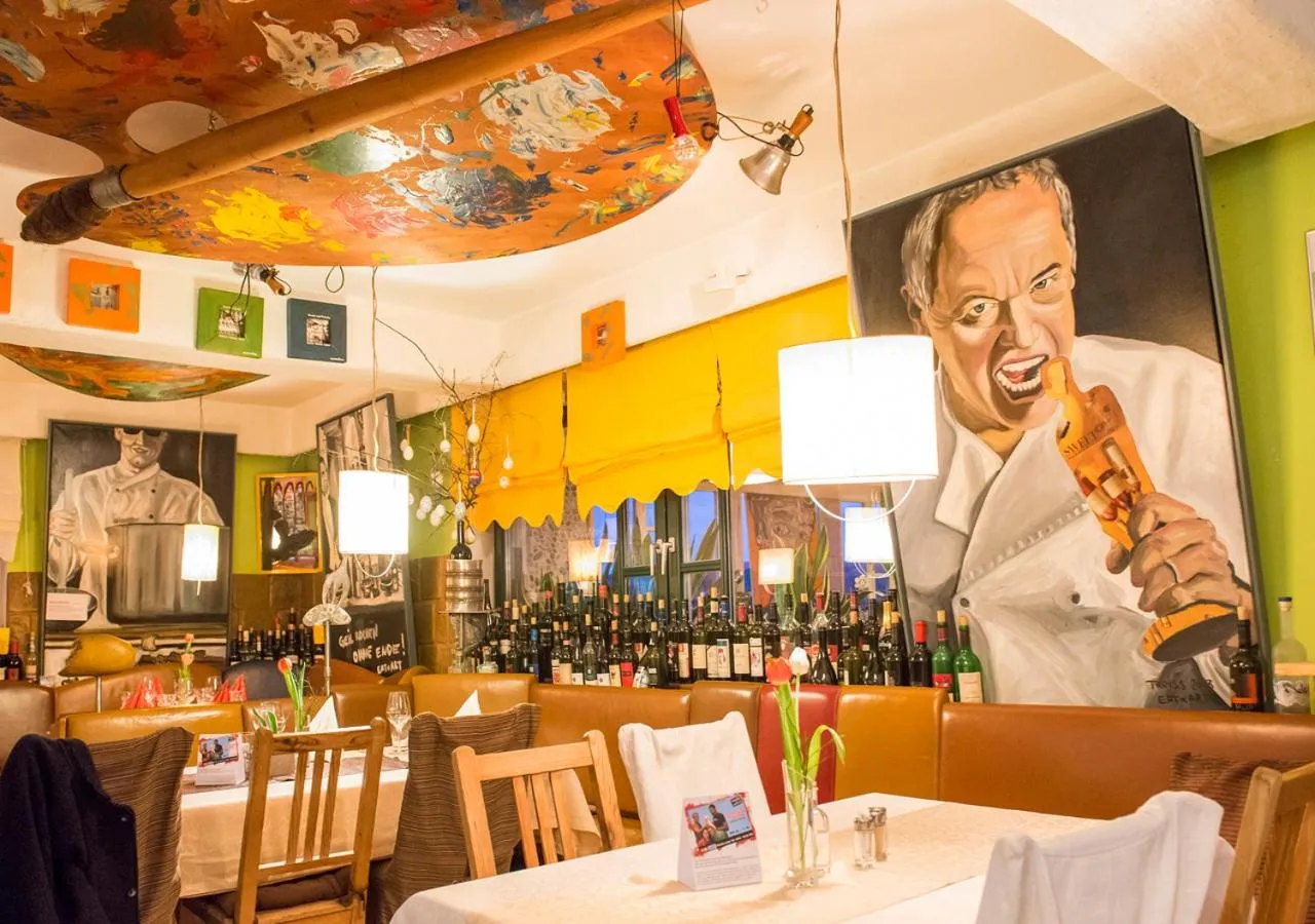 Decorative detail in Malerwinkl Restaurant + Kunsthotel