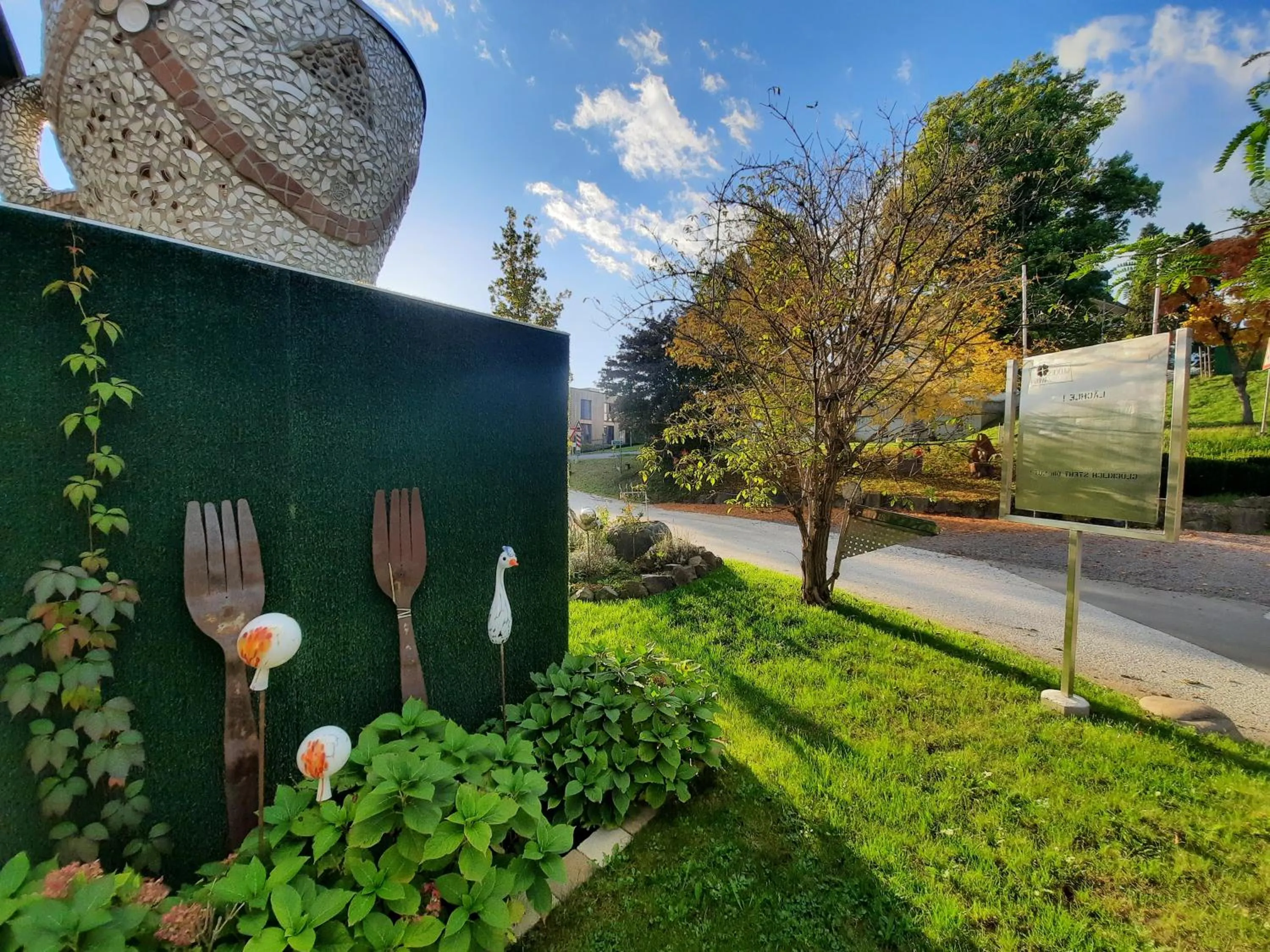 Property building in Malerwinkl Restaurant + Kunsthotel