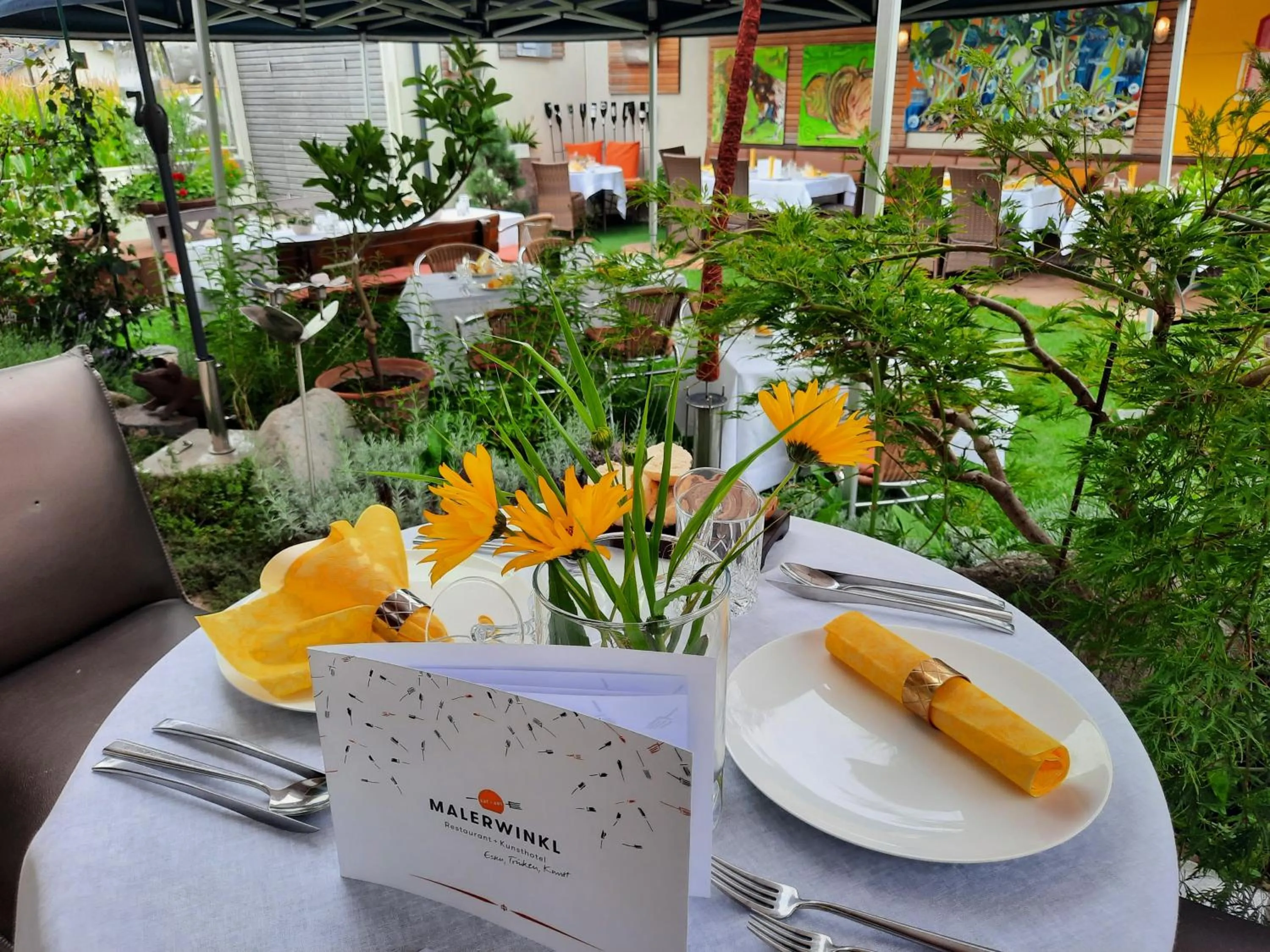 Restaurant/places to eat in Malerwinkl Restaurant + Kunsthotel