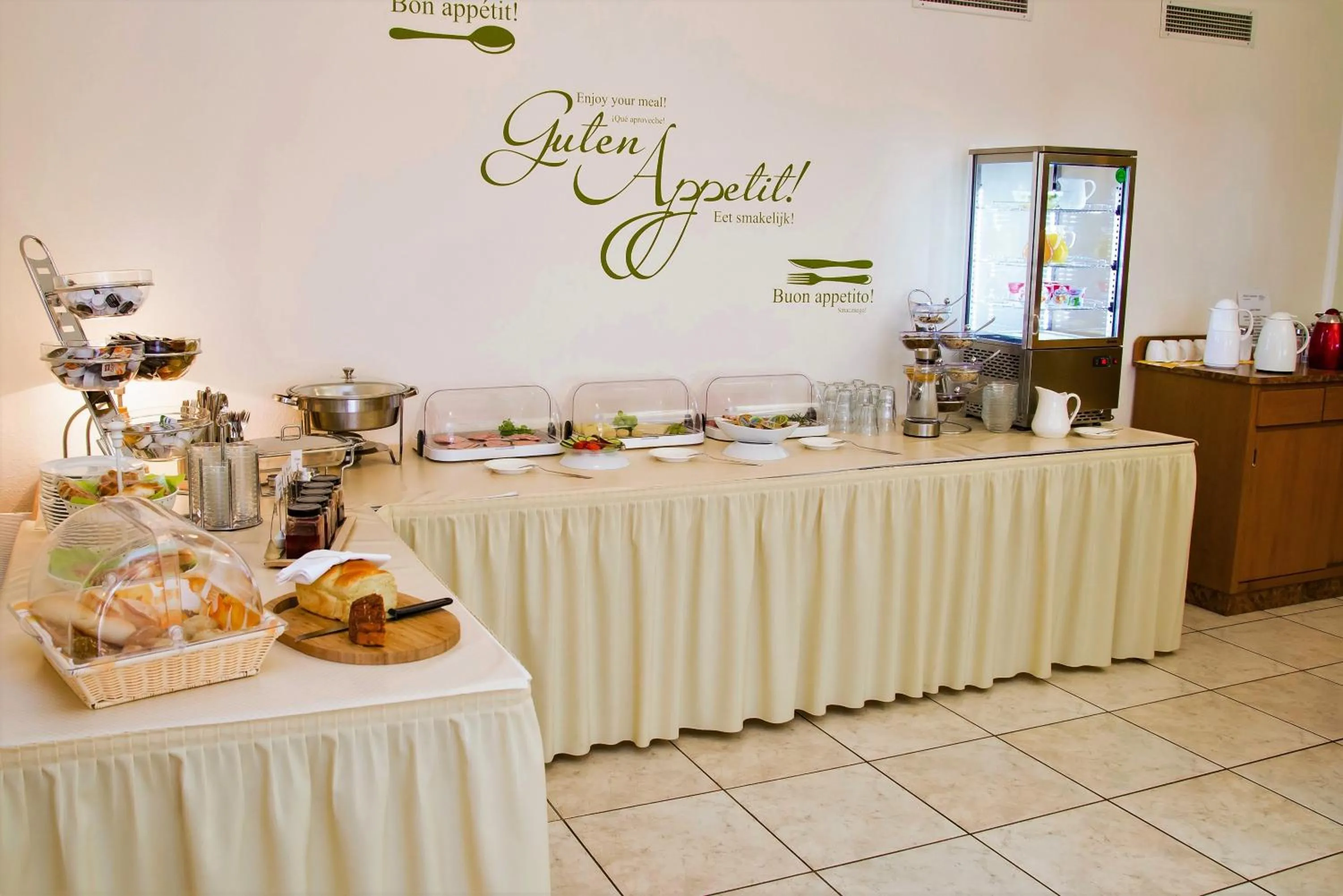 Buffet breakfast in Hotel Janssen