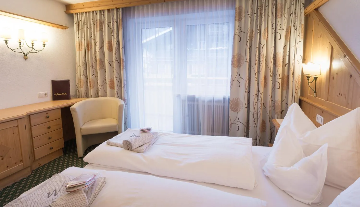 Photo of the whole room, Bed in Hotel Grieserin