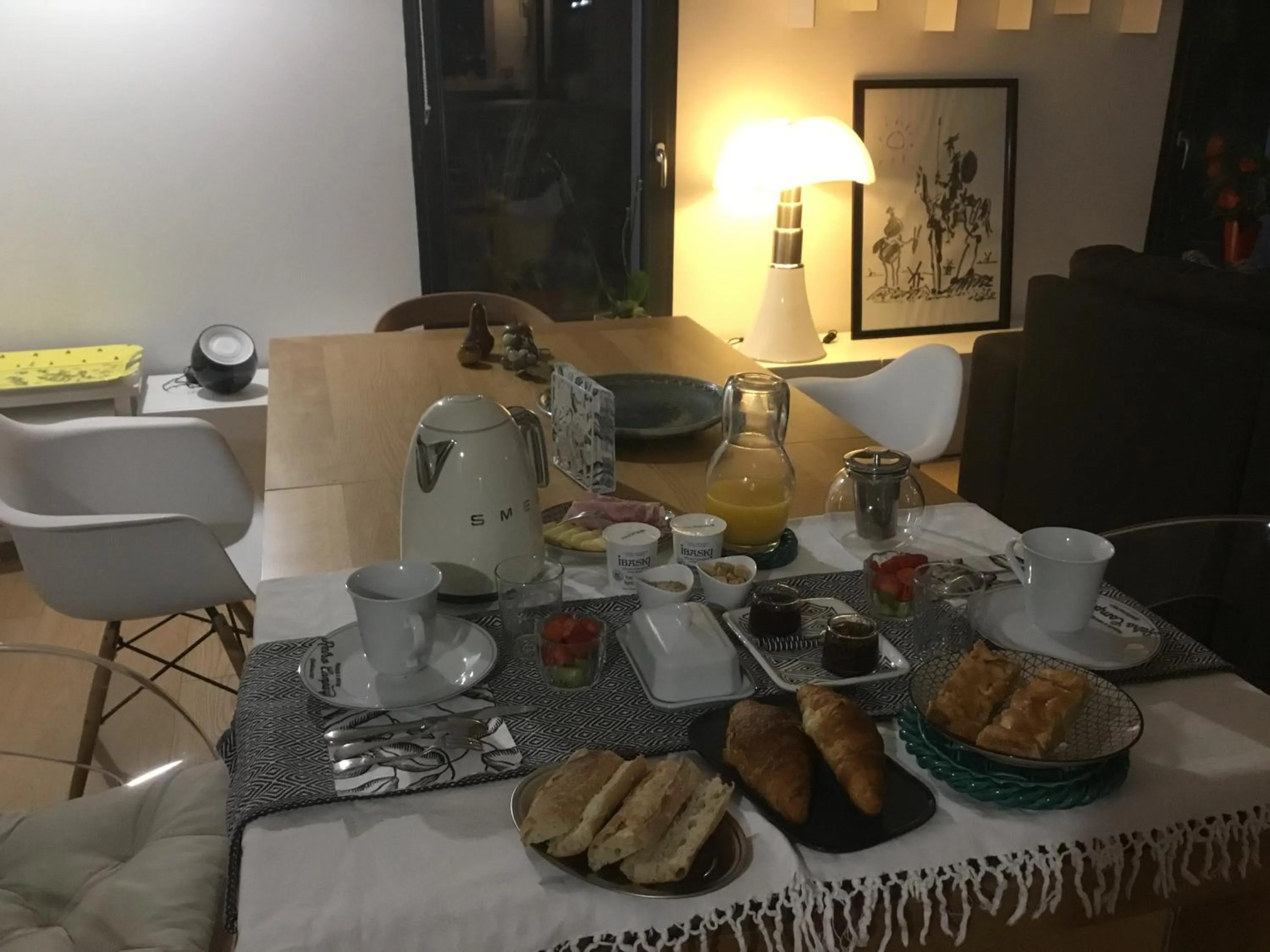 Breakfast in Maison Fleurie