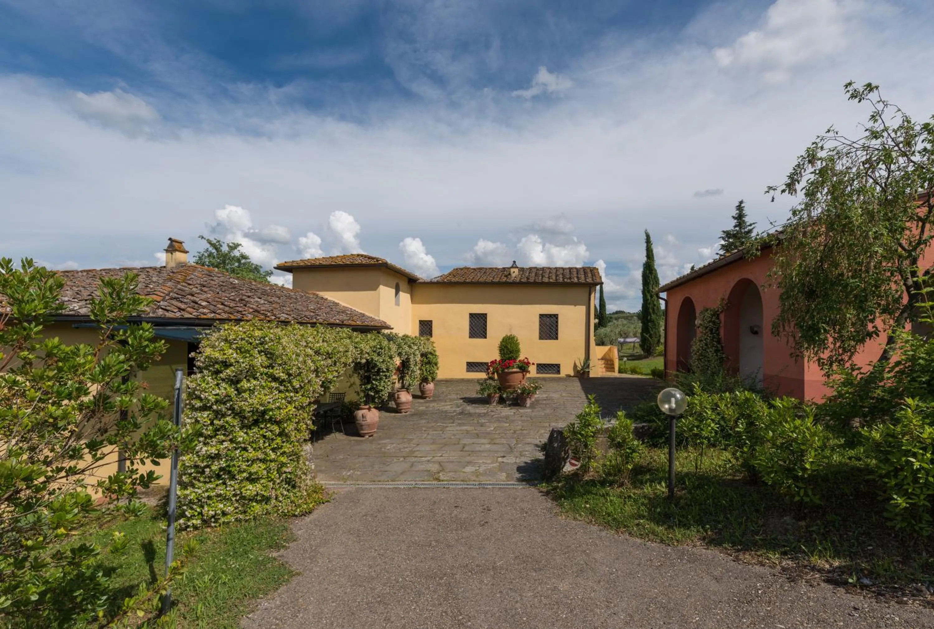 Inner courtyard view in Podere Torricella