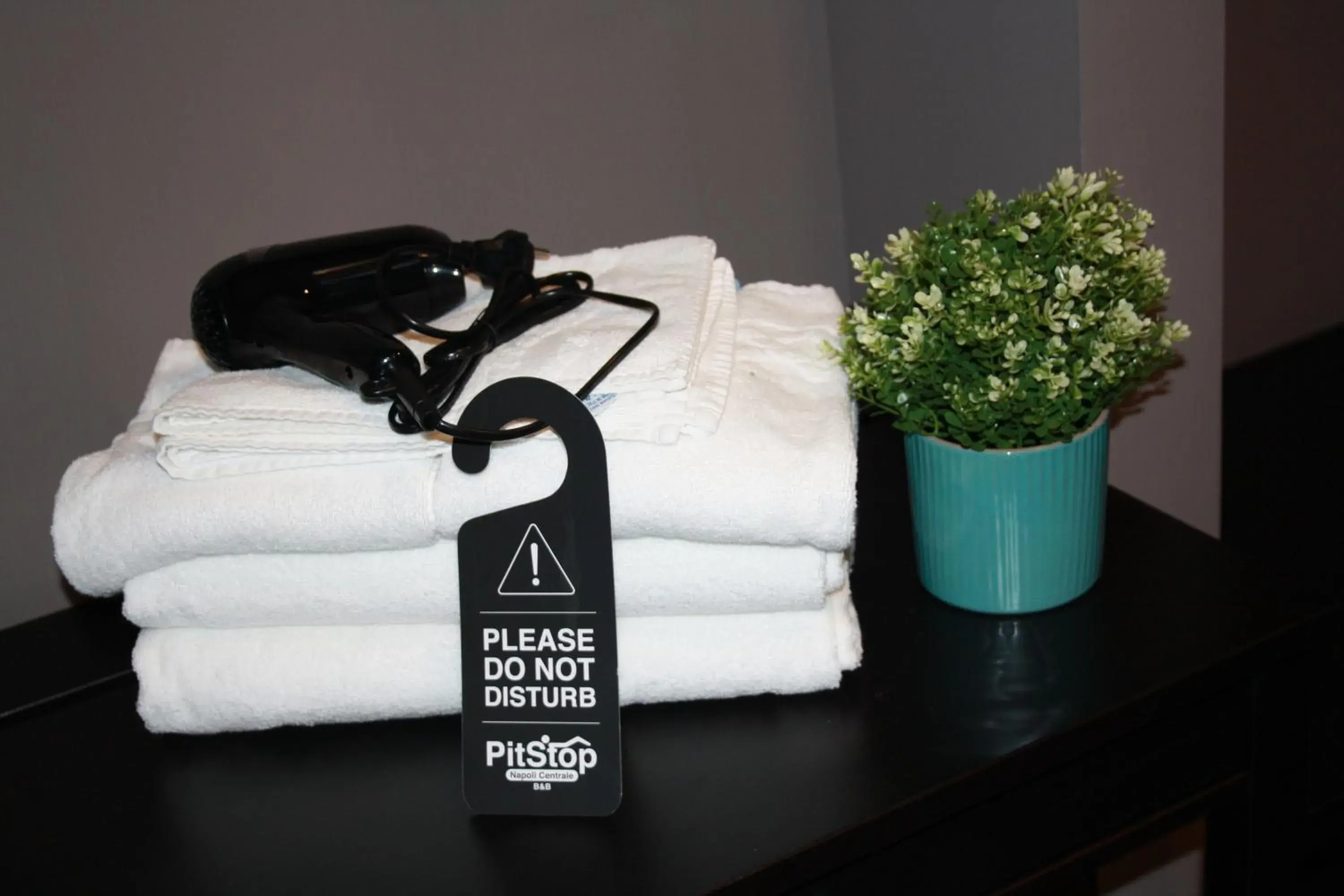 Triple Room with Private Bathroom in Pit Stop Napoli Centrale Triple Room with Private Bathroom in Pit Stop Napoli Centrale