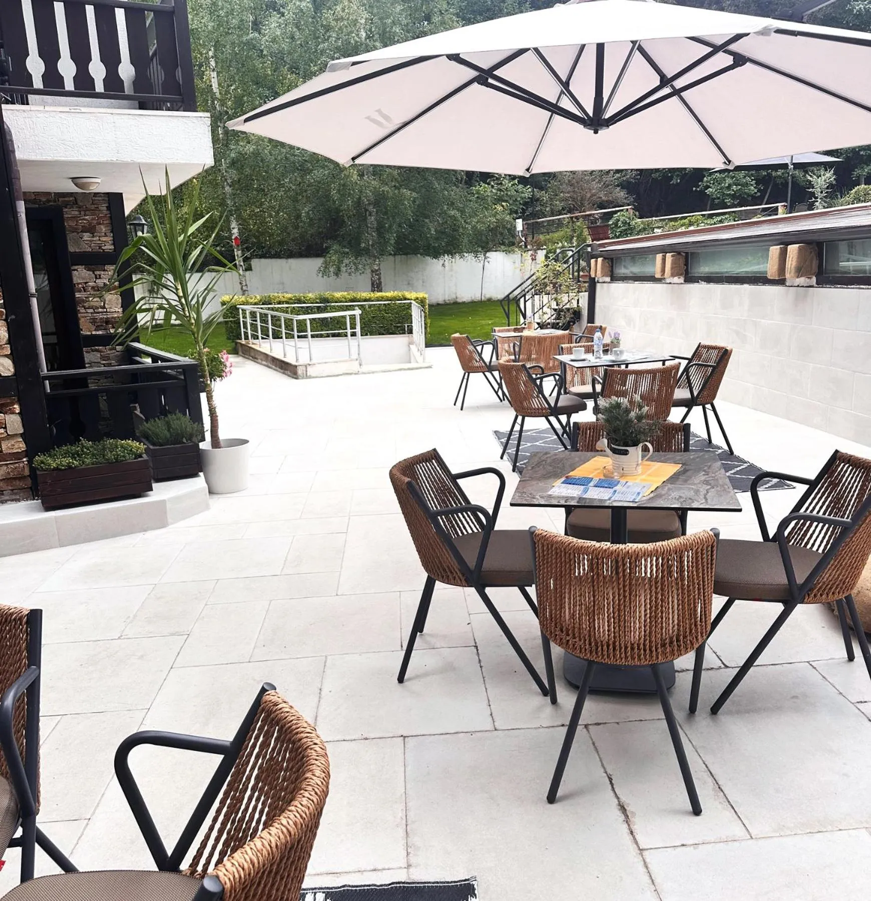 Patio in Predela 2 Aparthotel