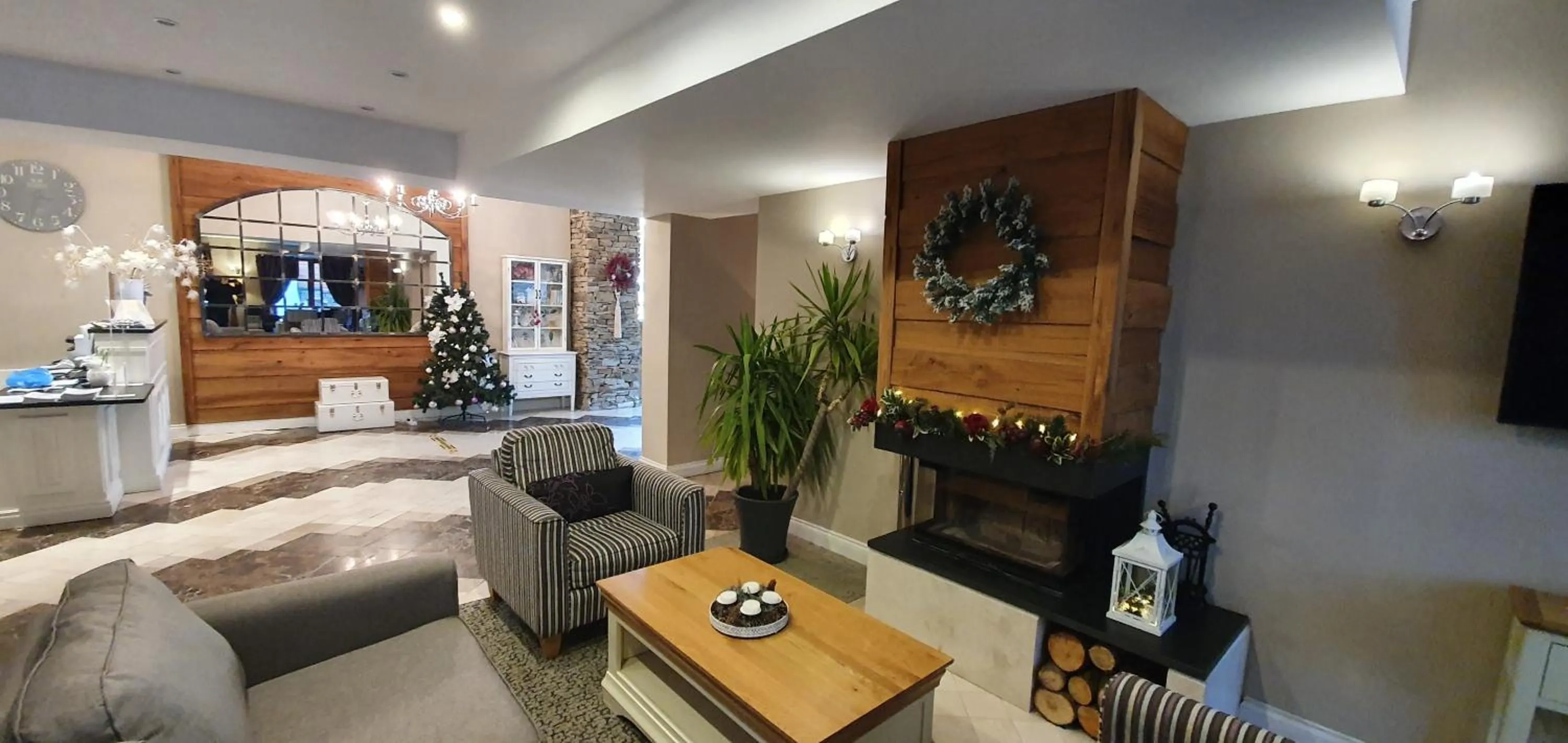 Lobby or reception in Predela 2 Aparthotel