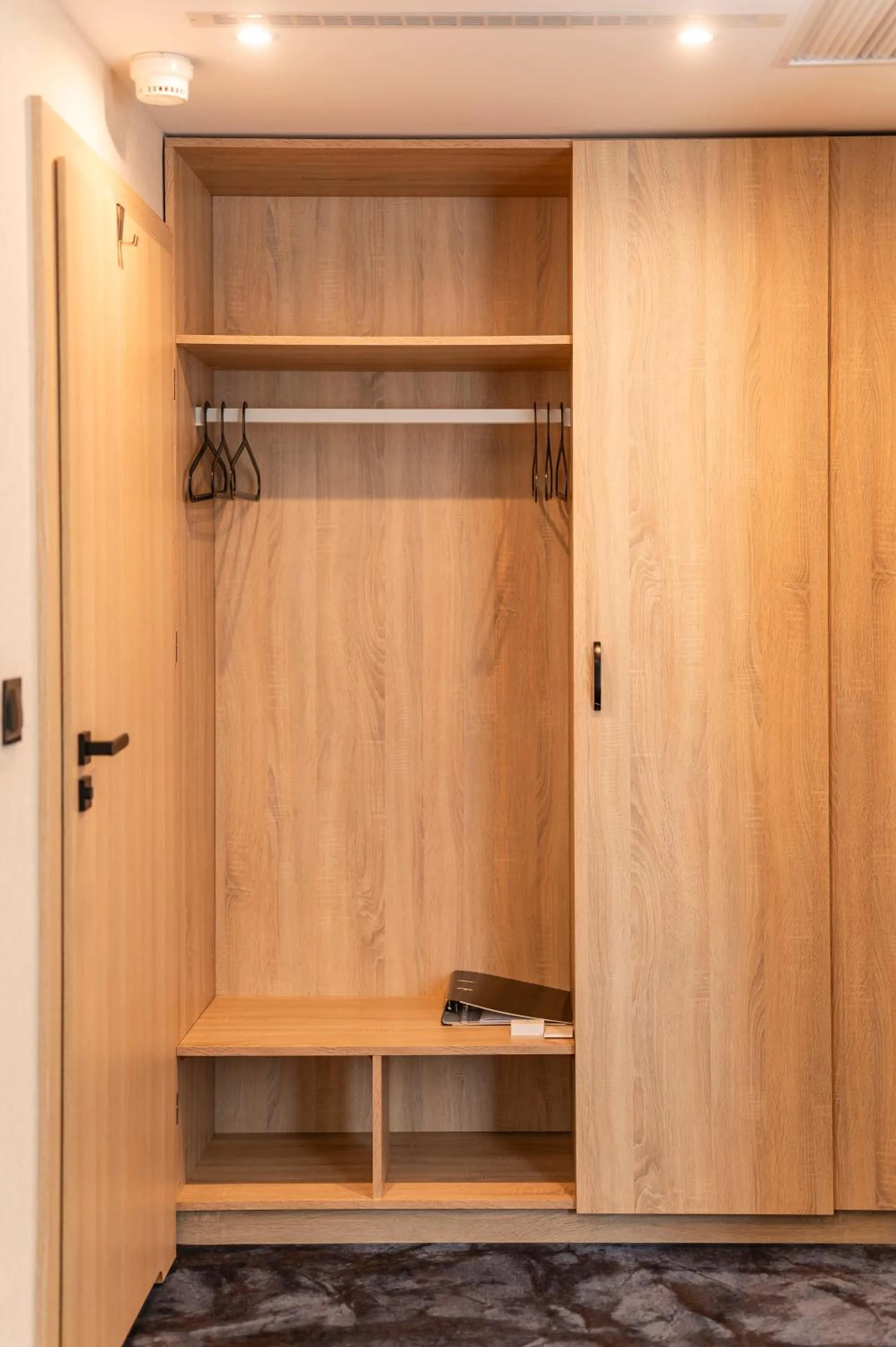 wardrobe in Ignasiak Hotel