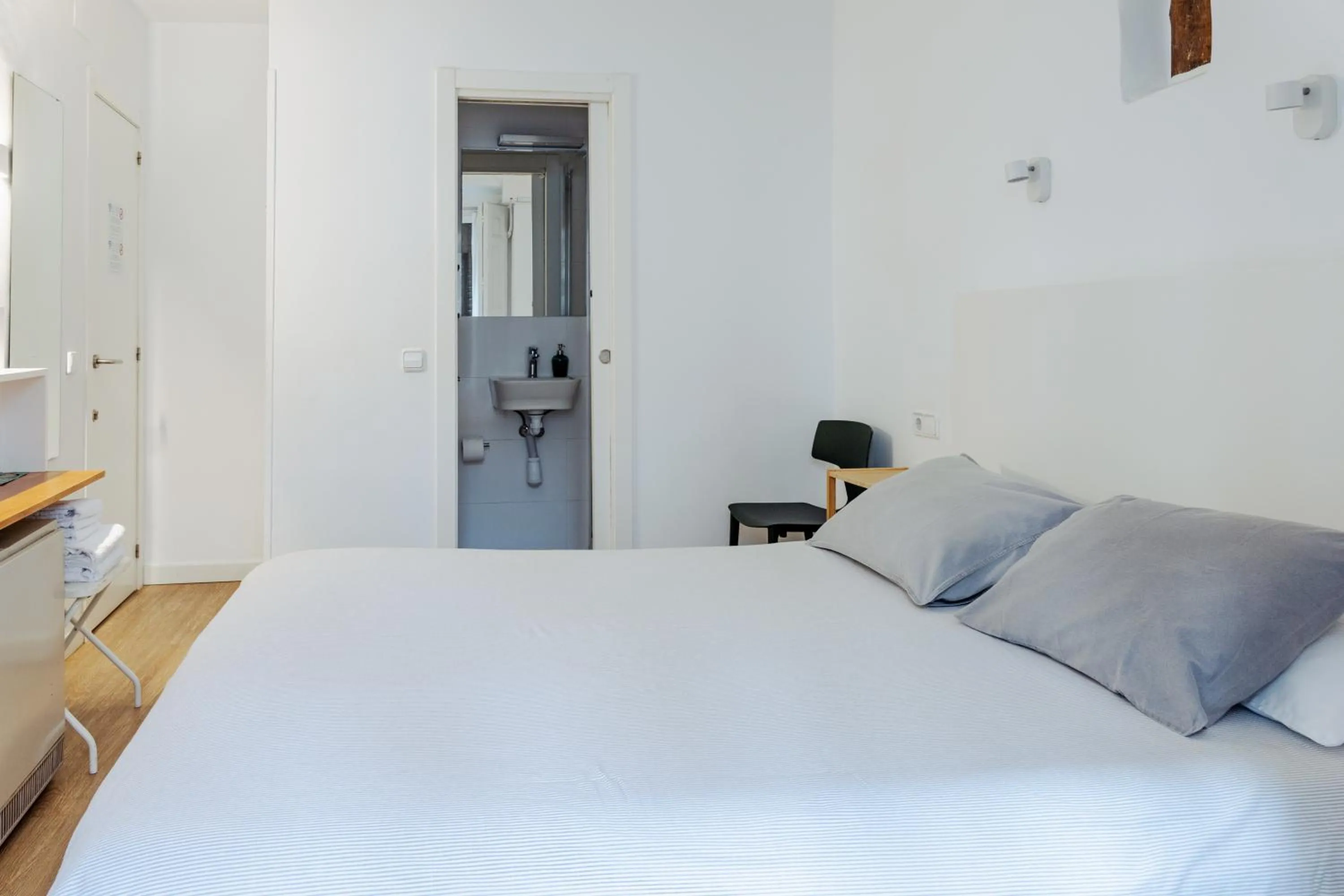 Photo of the whole room, Bed in Hostal La Zona