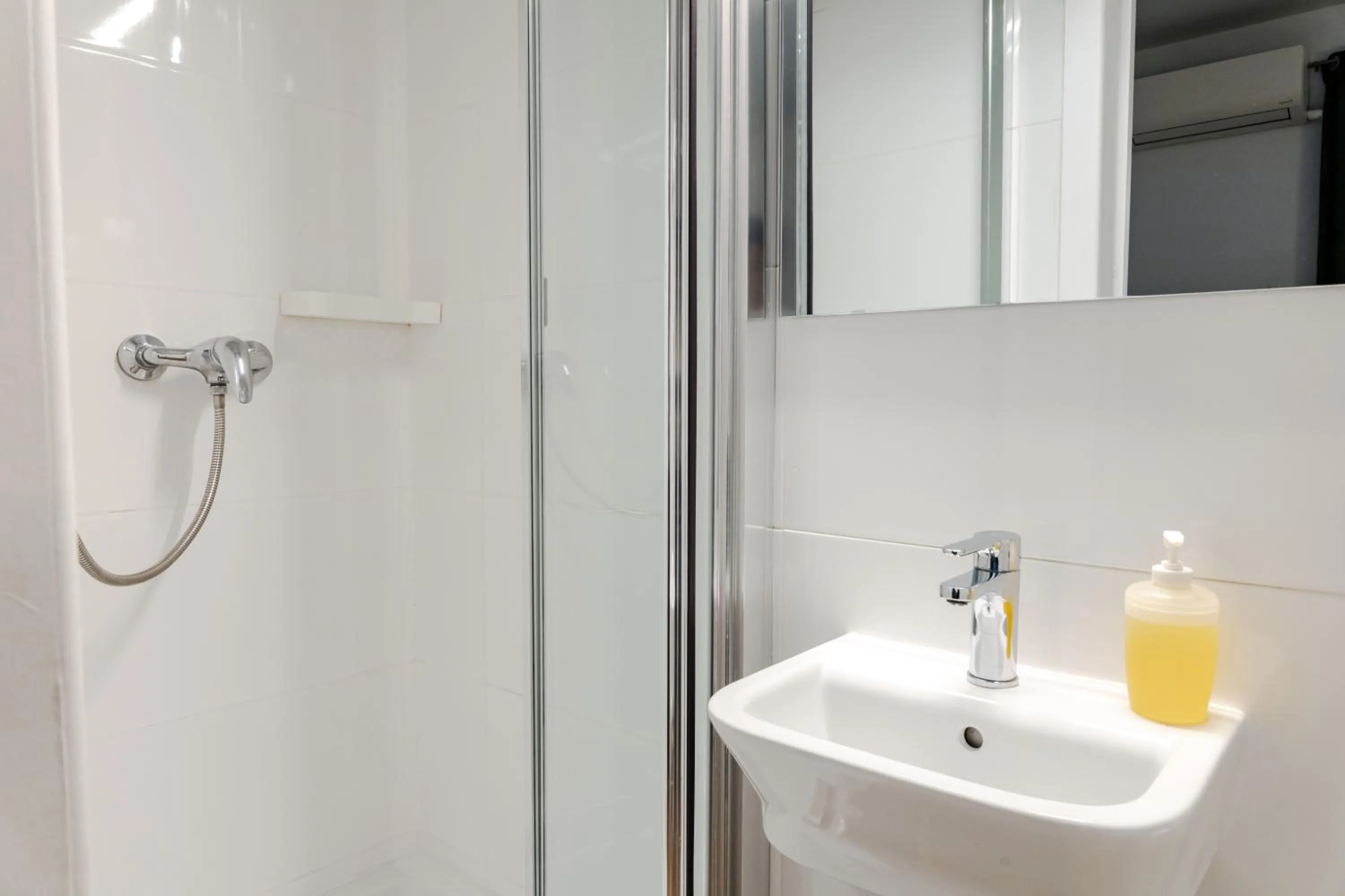 Bathroom in Hostal La Zona