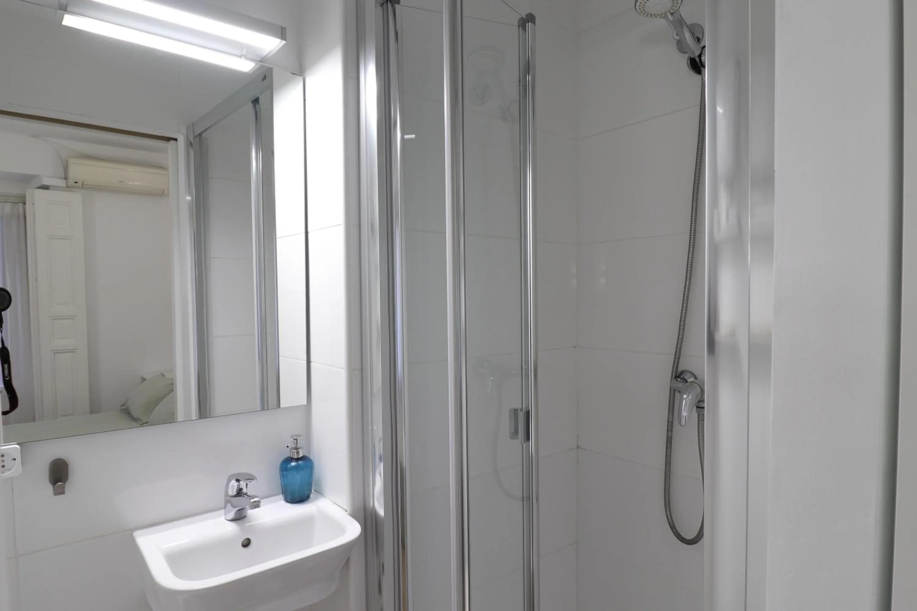 Bathroom in Hostal La Zona