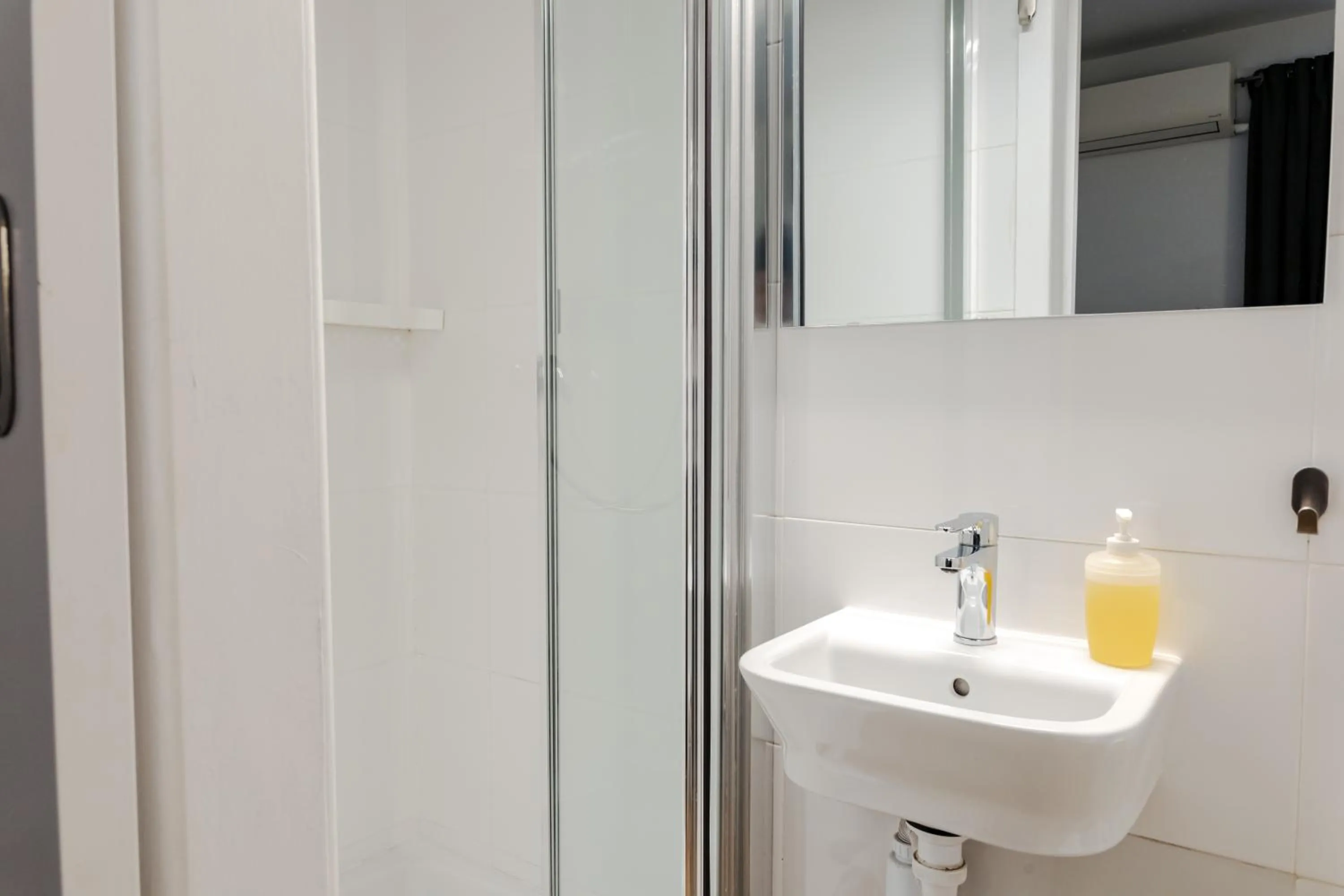 Bathroom in Hostal La Zona