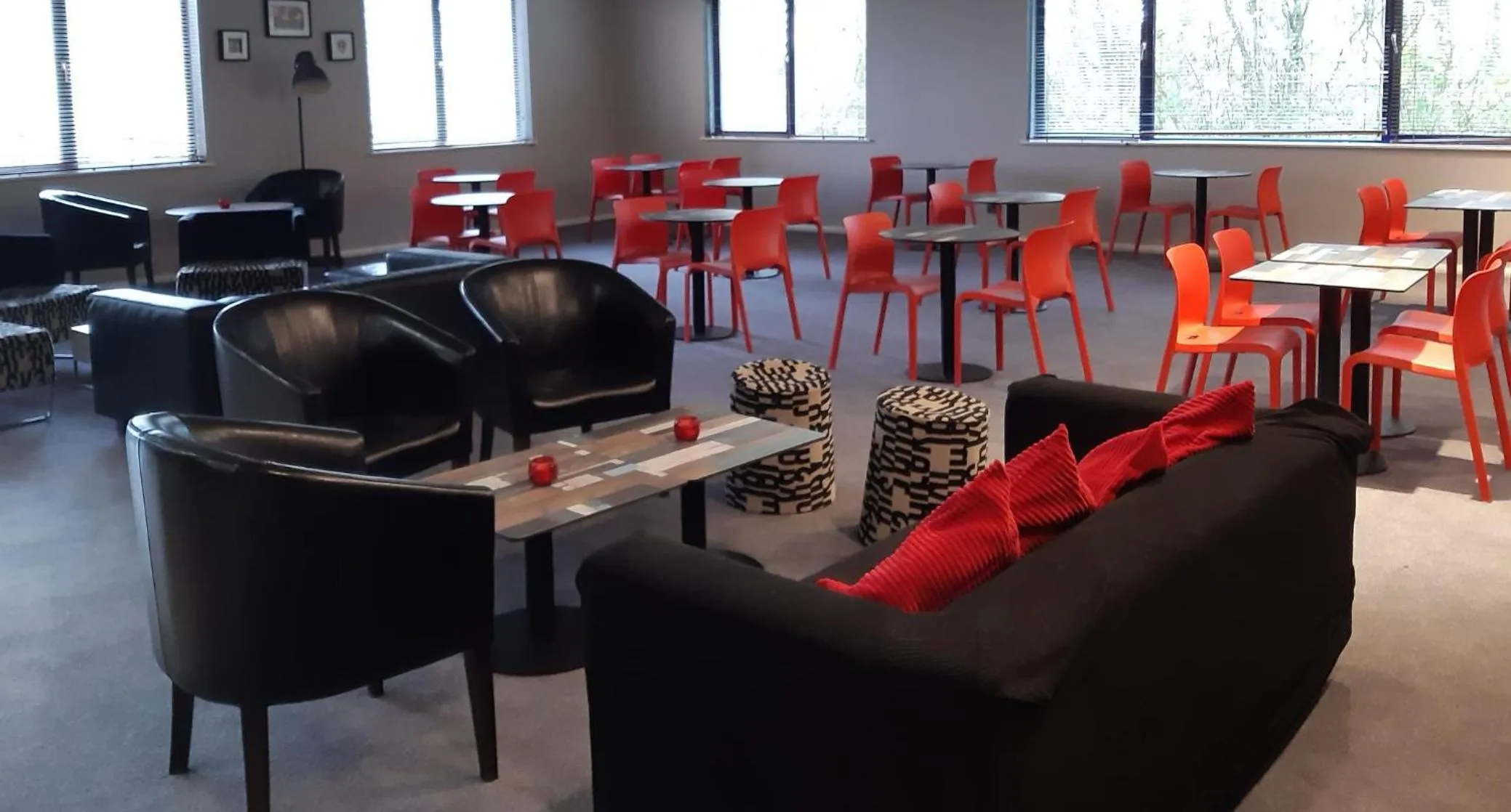 Restaurant/places to eat in ibis Rotherham East – (M18 / M1)