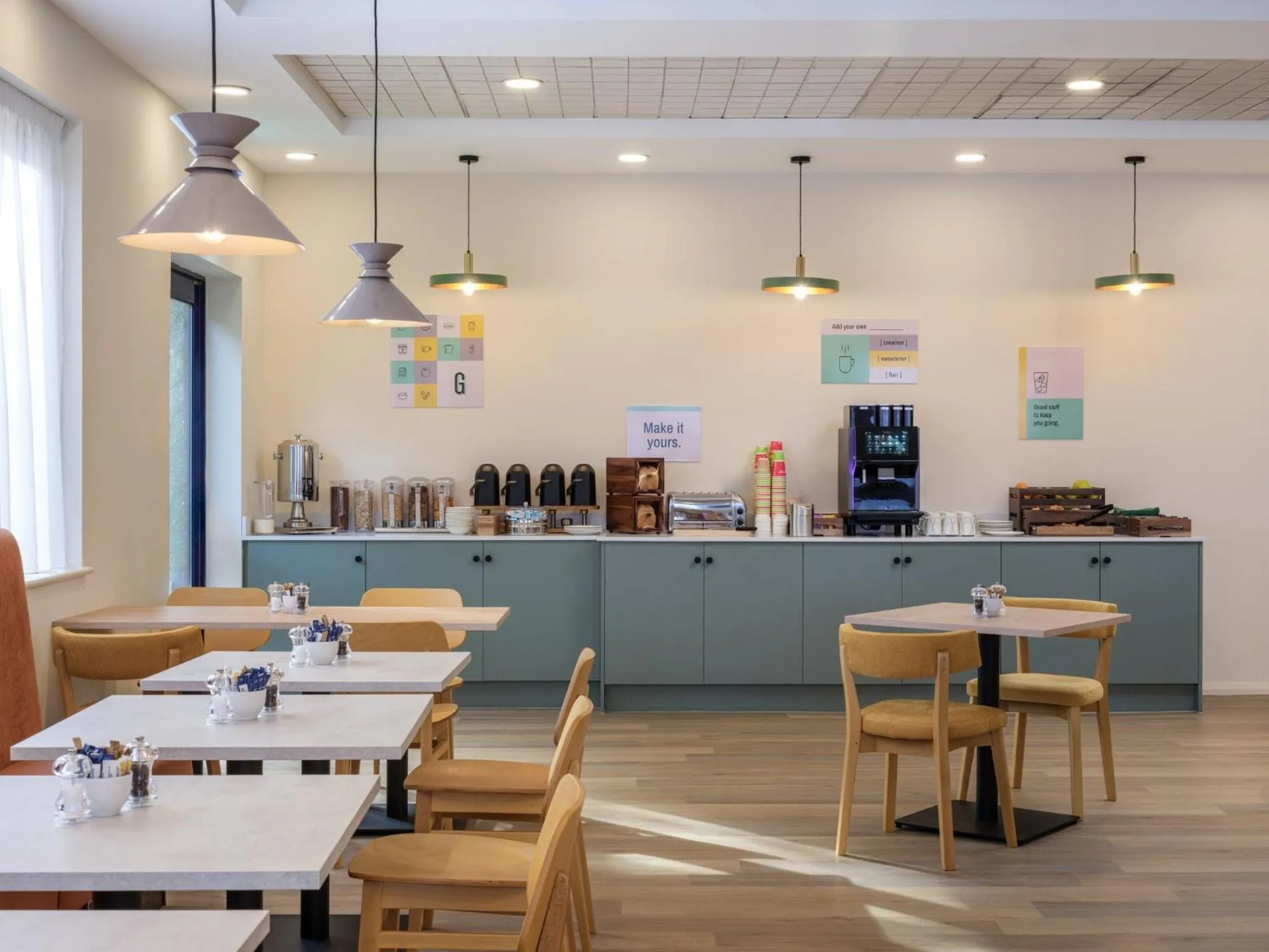 Restaurant/places to eat in Garner Hotel Rotherham East by IHG