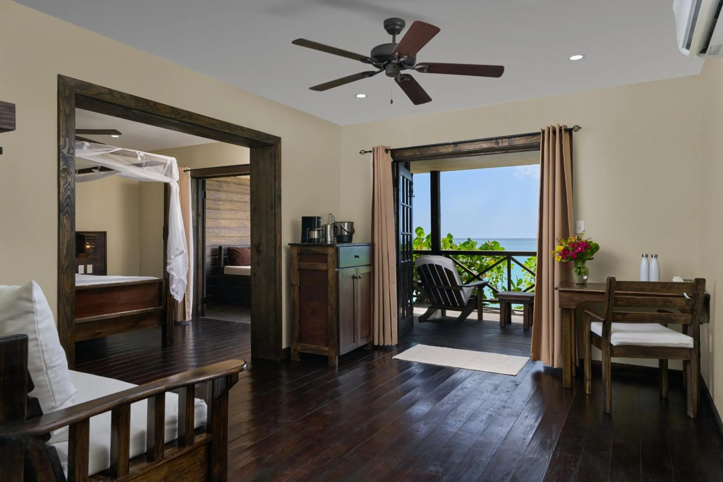 Living room in Keyonna Beach - All Inclusive - Couples Only