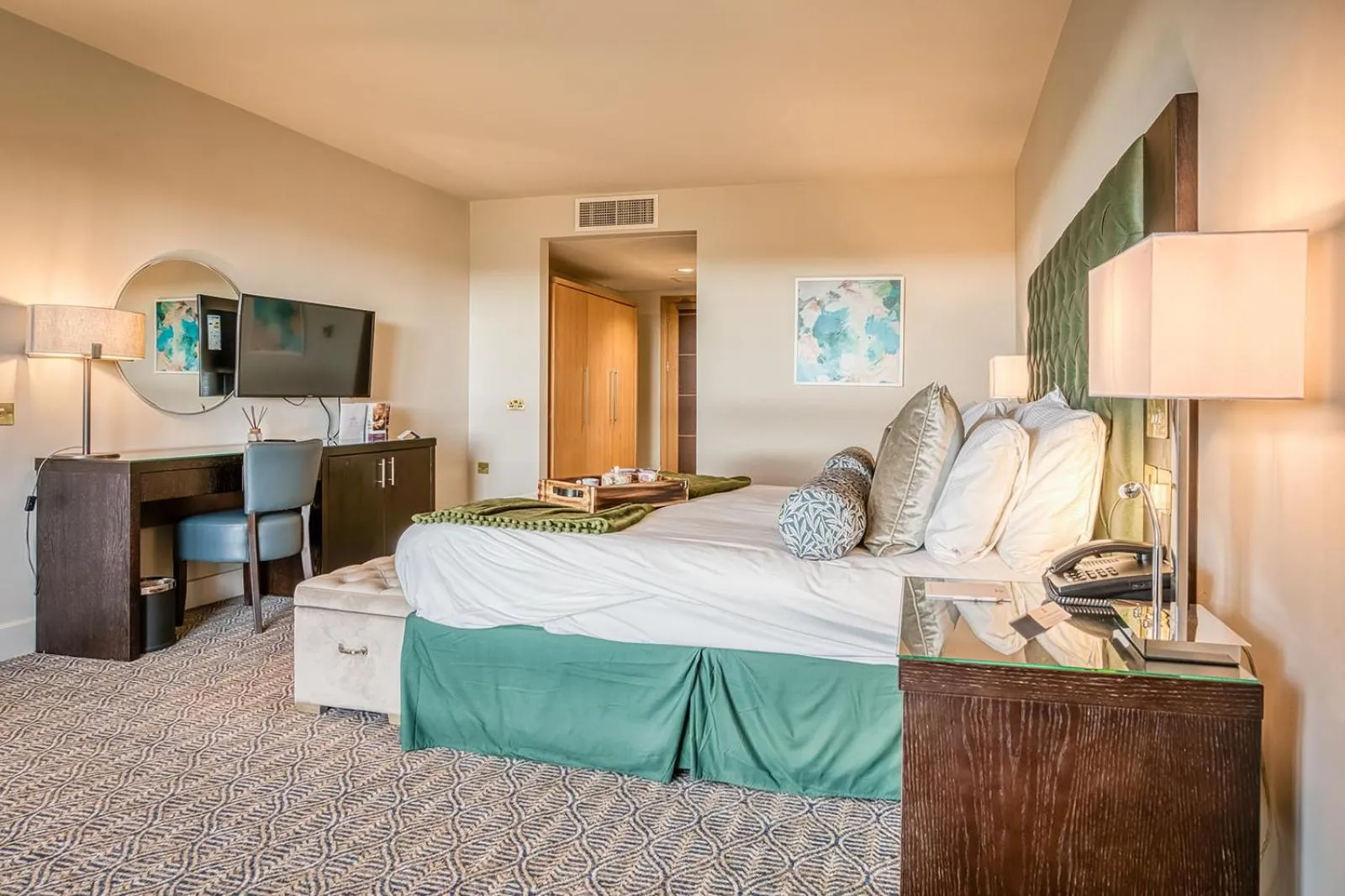 Bedroom, Bed in East Sussex National Hotel, Golf Resort & Spa