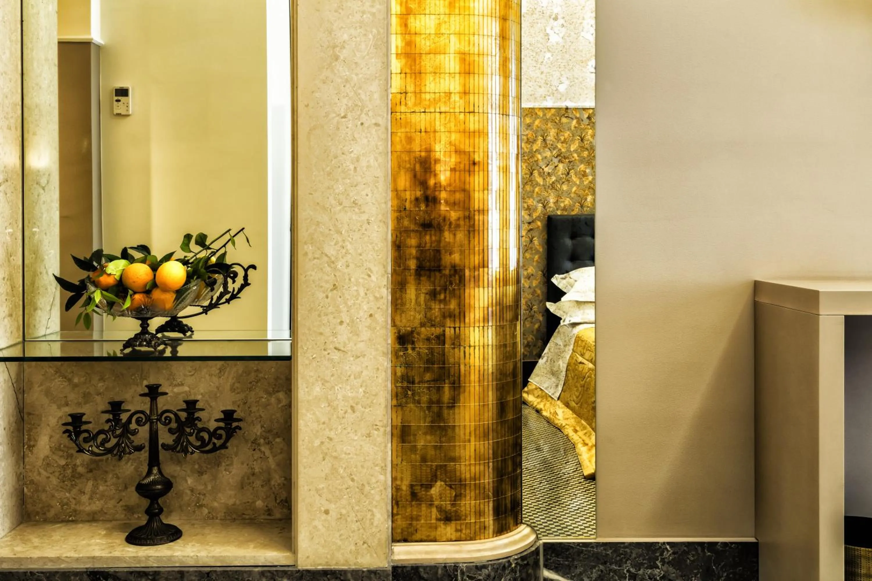 Decorative detail in Manzoni 46 - Ospitalità siciliana