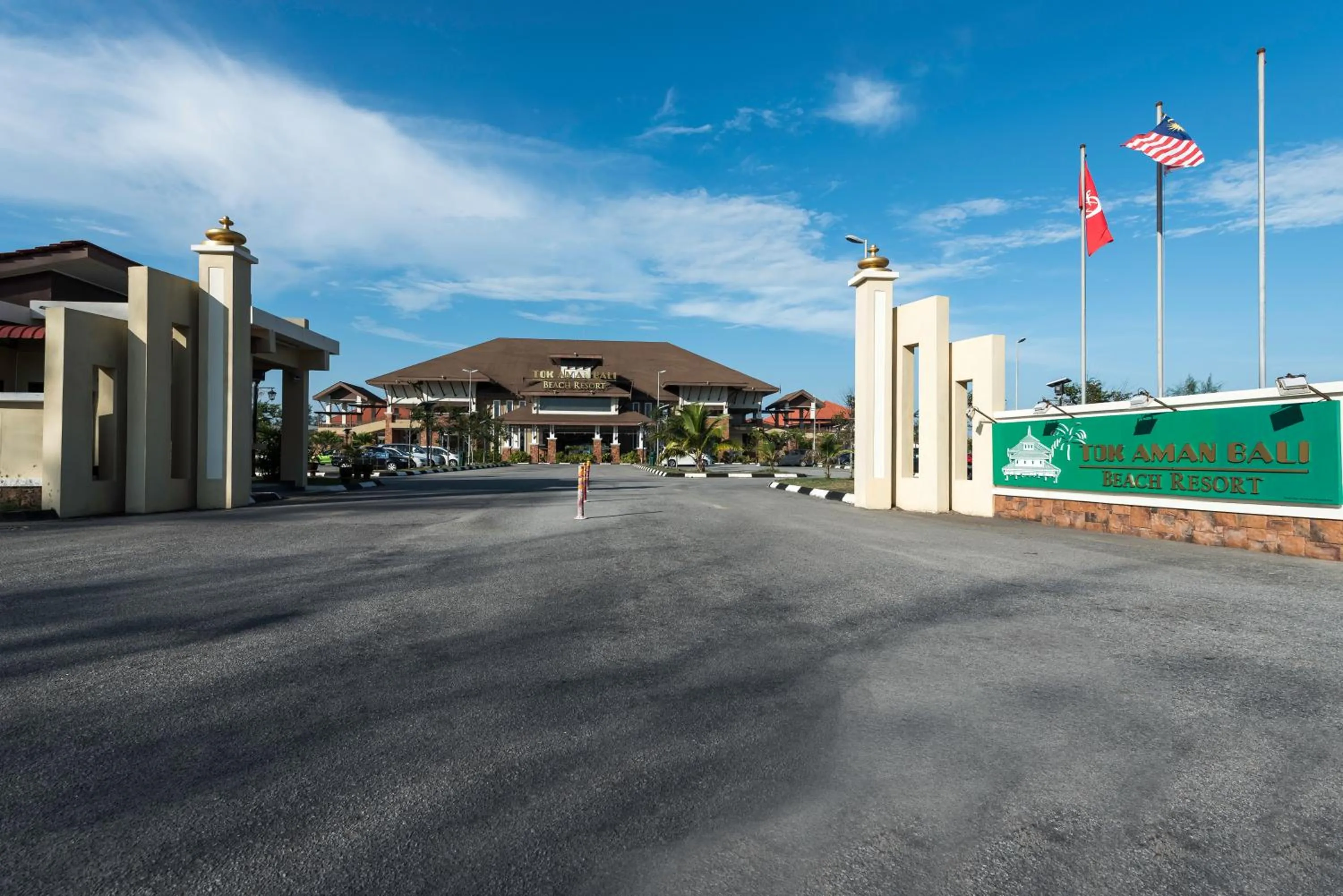 Property building in Tok Aman Bali Beach Resort @ Beachfront