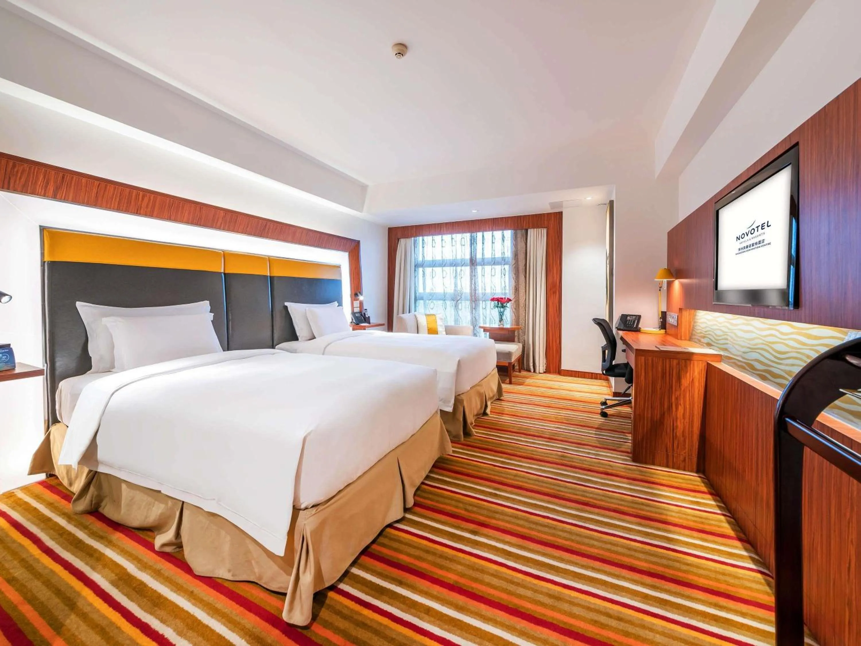 Bedroom, Bed in Novotel Zhengzhou Convention Centre