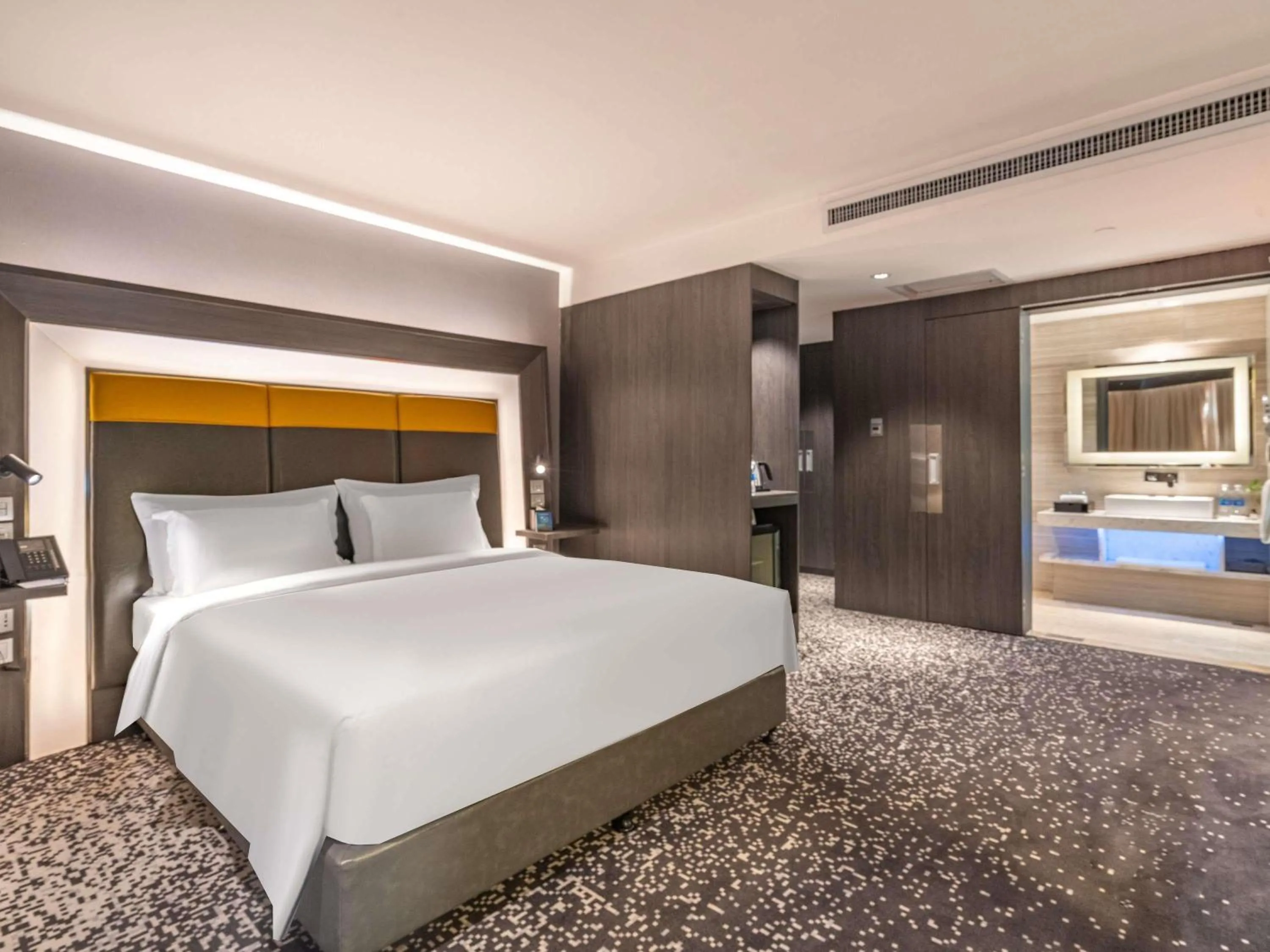 Bedroom, Bed in Novotel Zhengzhou Convention Centre