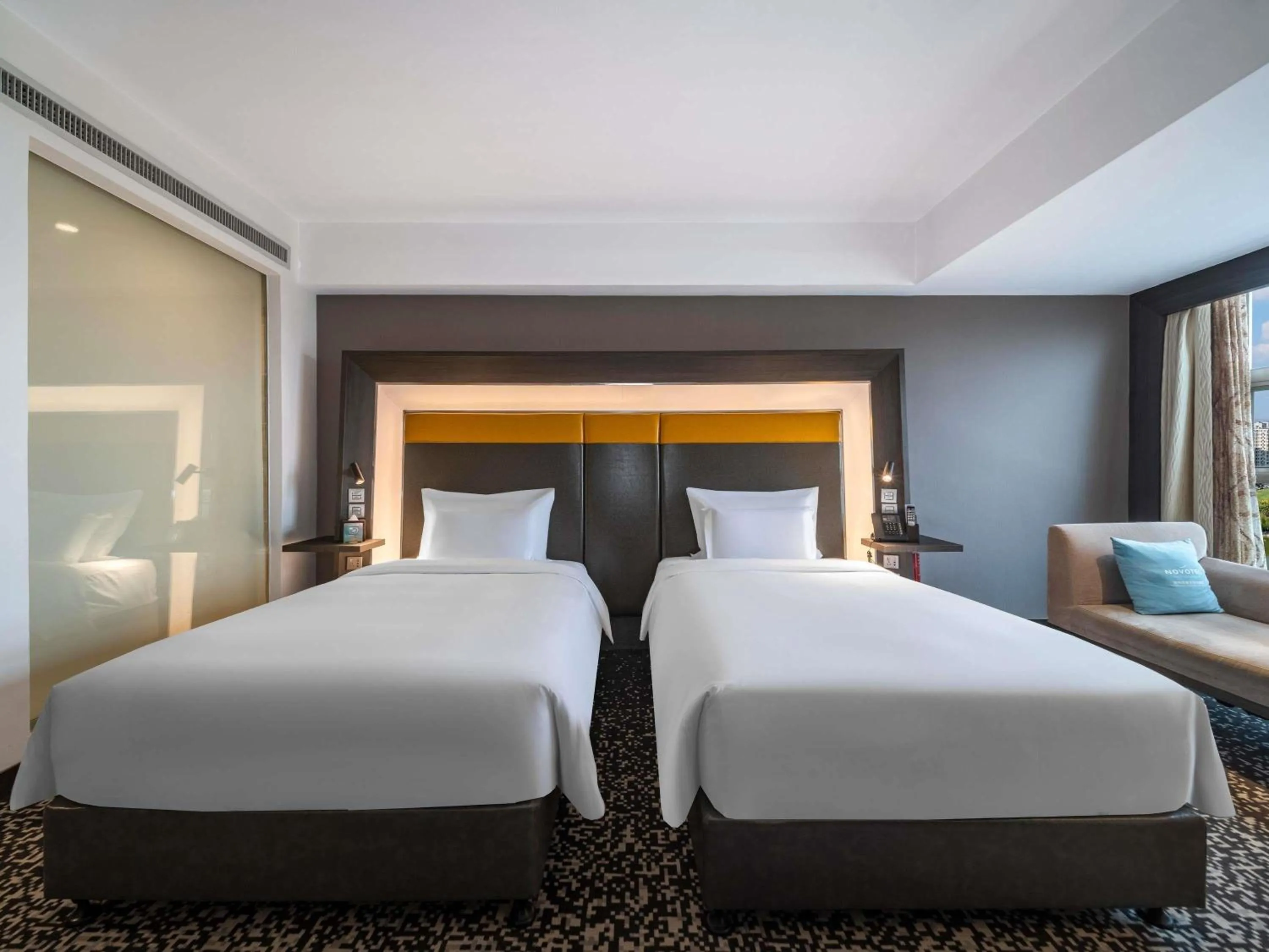 Bedroom, Bed in Novotel Zhengzhou Convention Centre