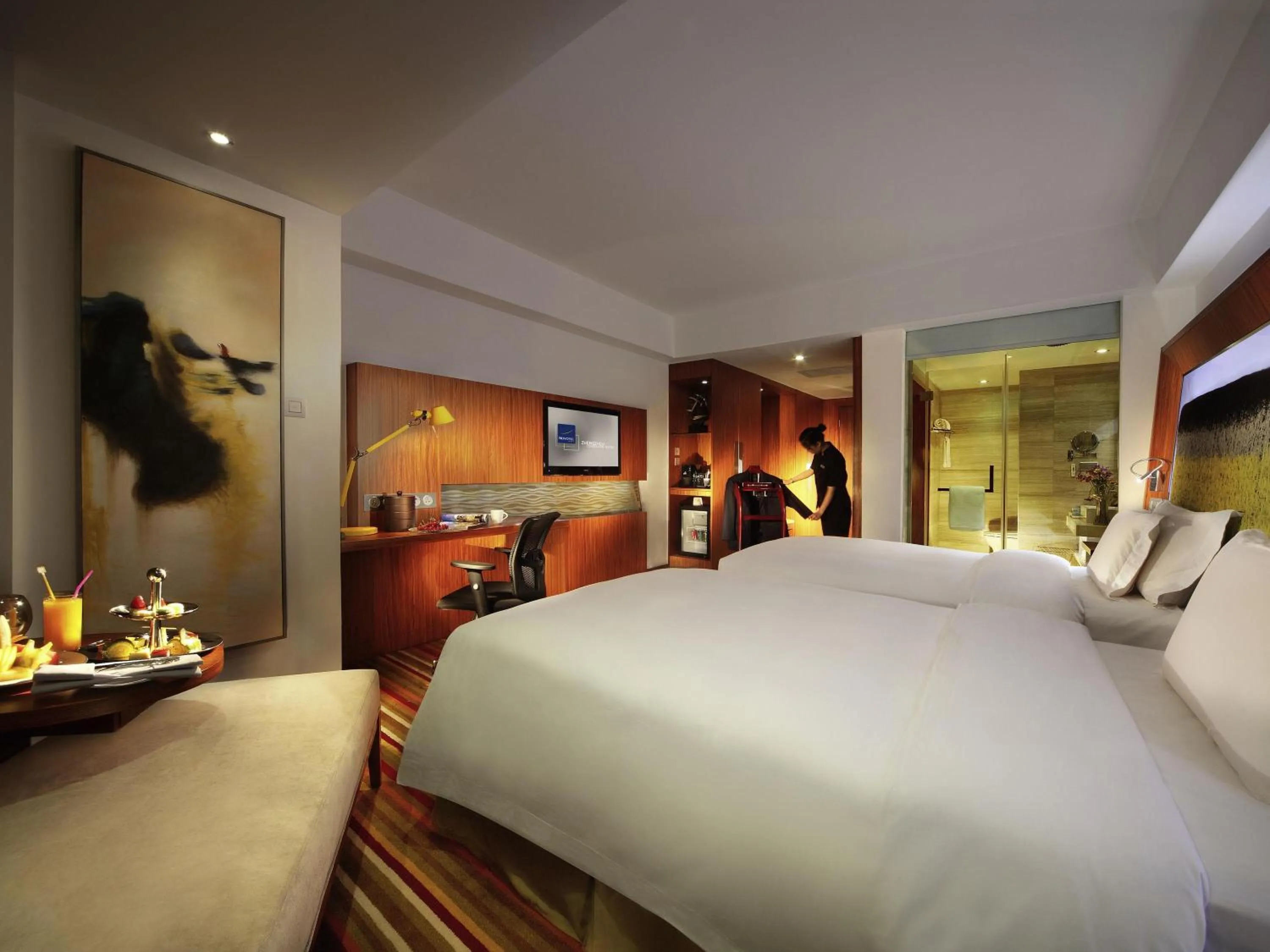 Breakfast, Bed in Novotel Zhengzhou Convention Centre