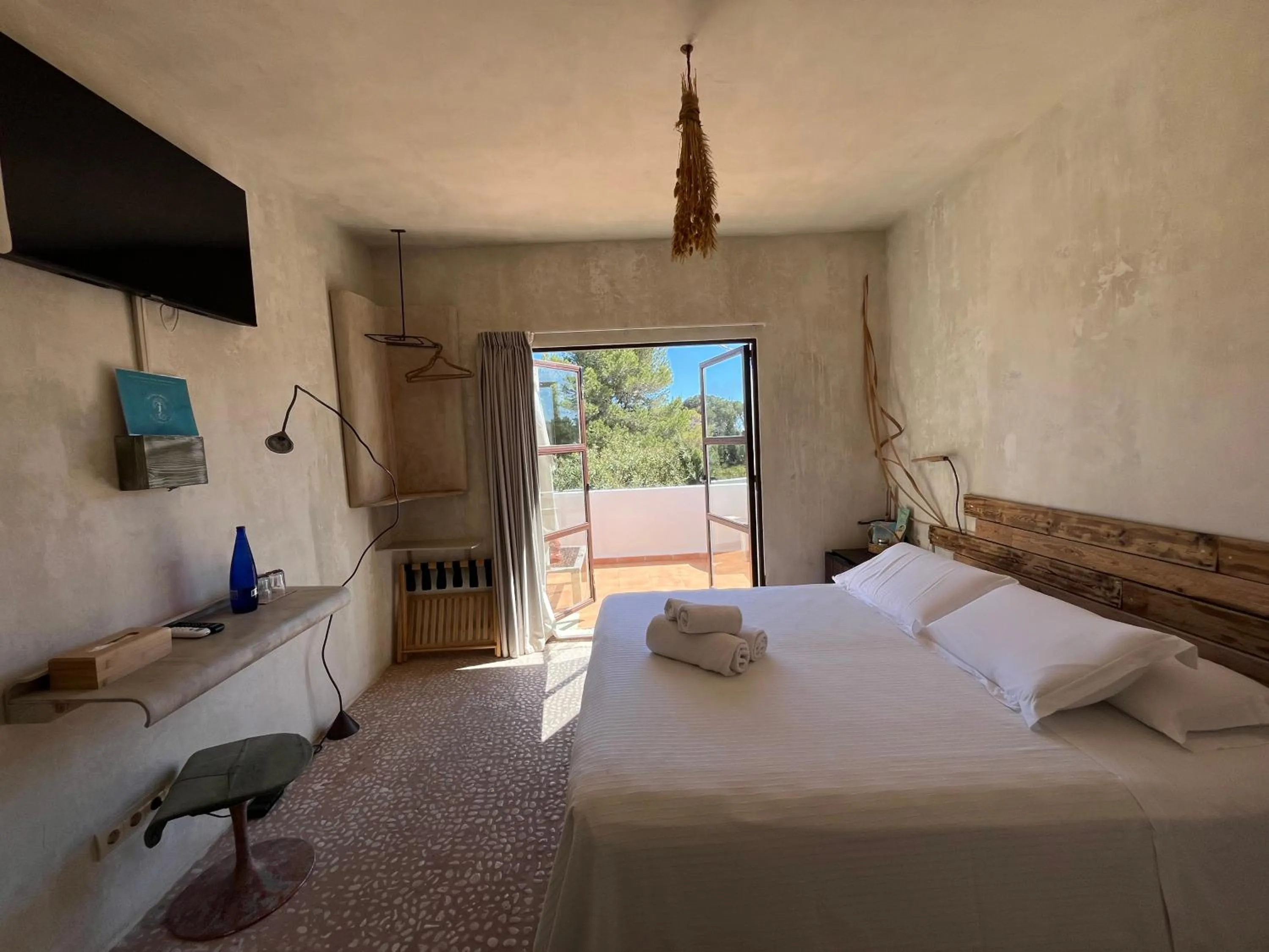 Bedroom, Bed in Boutique Hostal La Curandera de Salinas