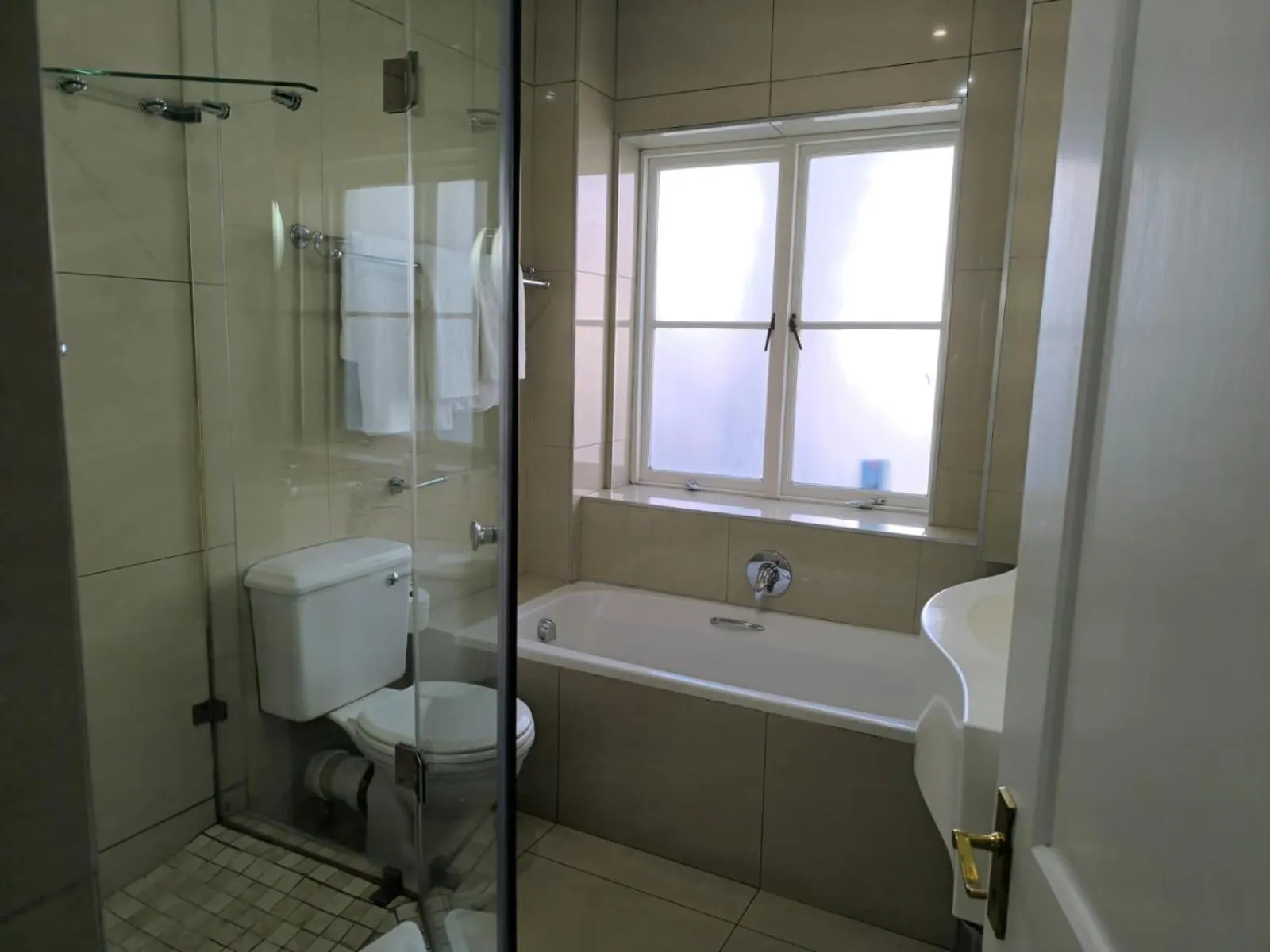 Shower in Lemoenkloof Boutique Hotel