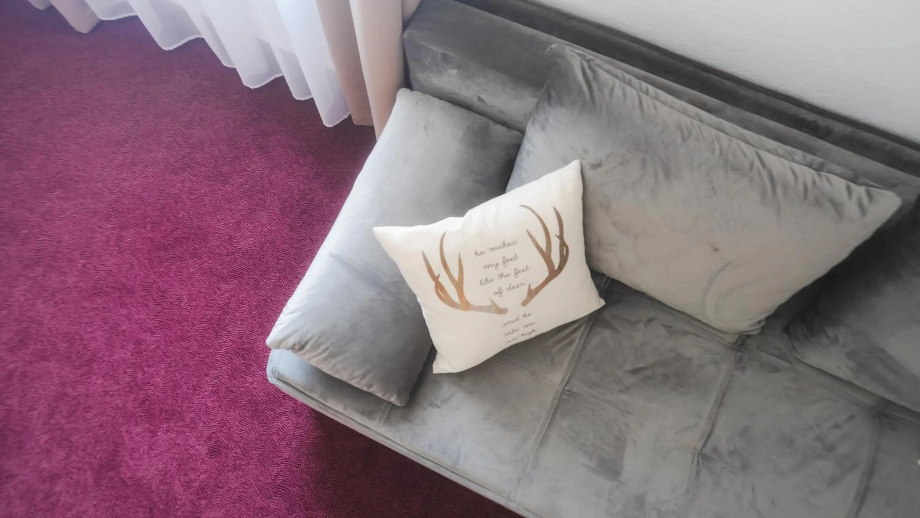 Seating area in Hotel König