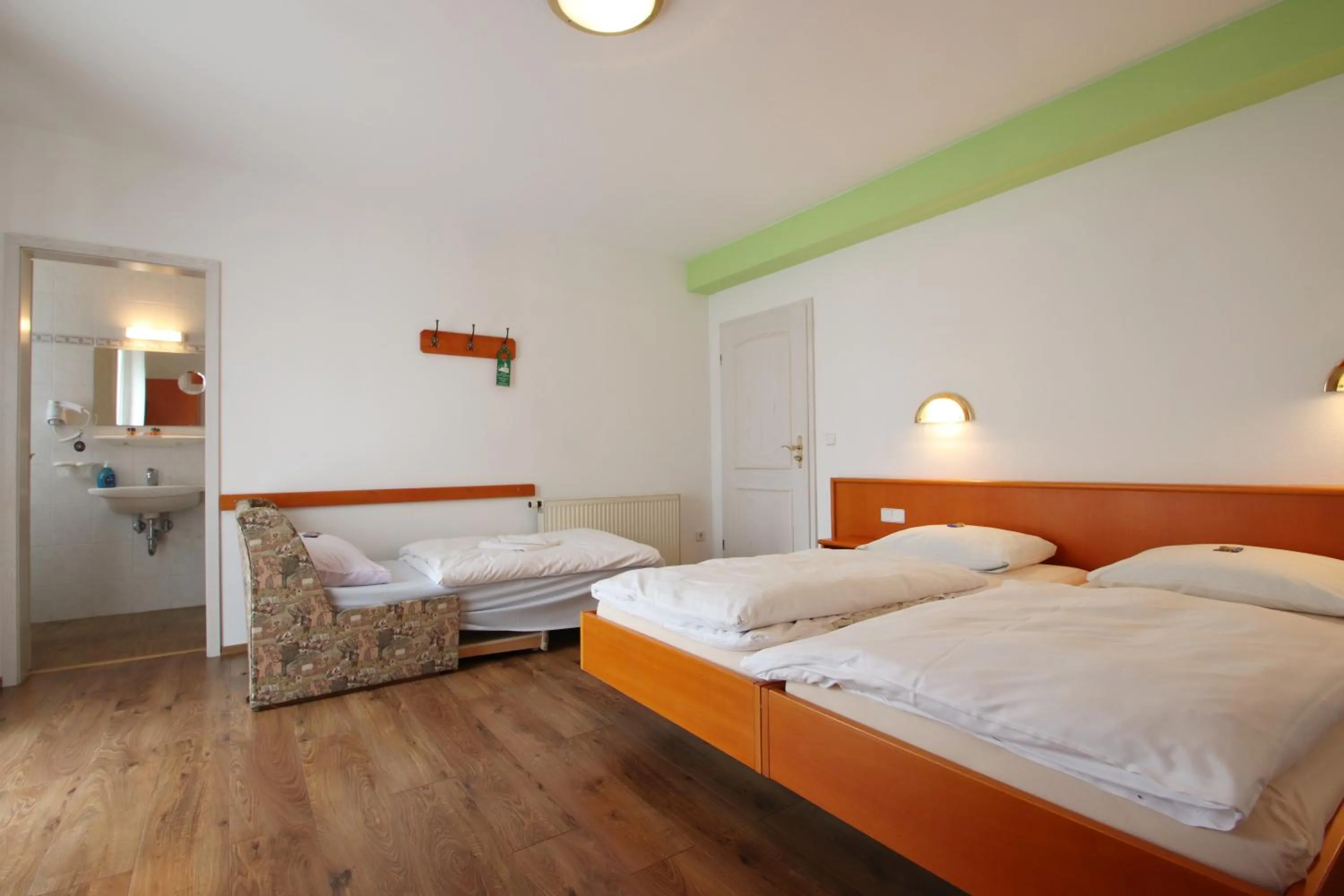 Hotel-Dörfler Garni