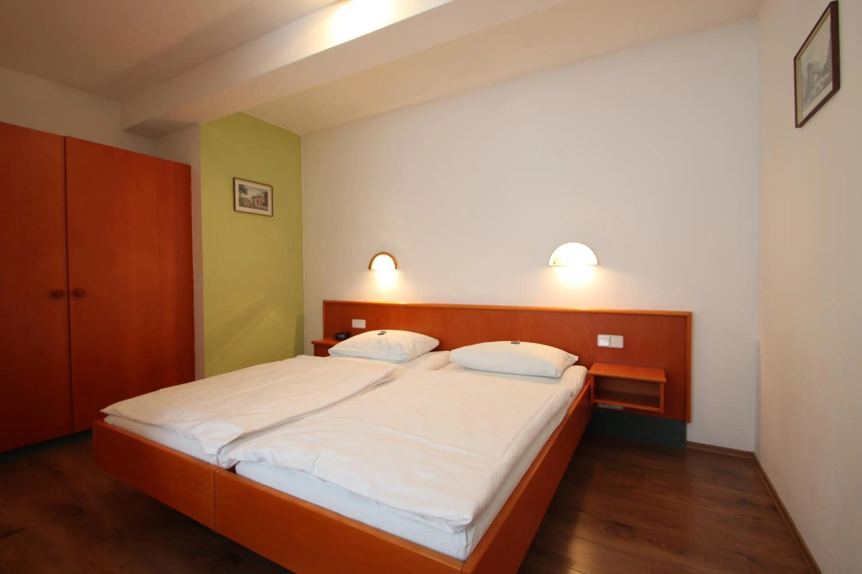 Hotel-Dörfler Garni