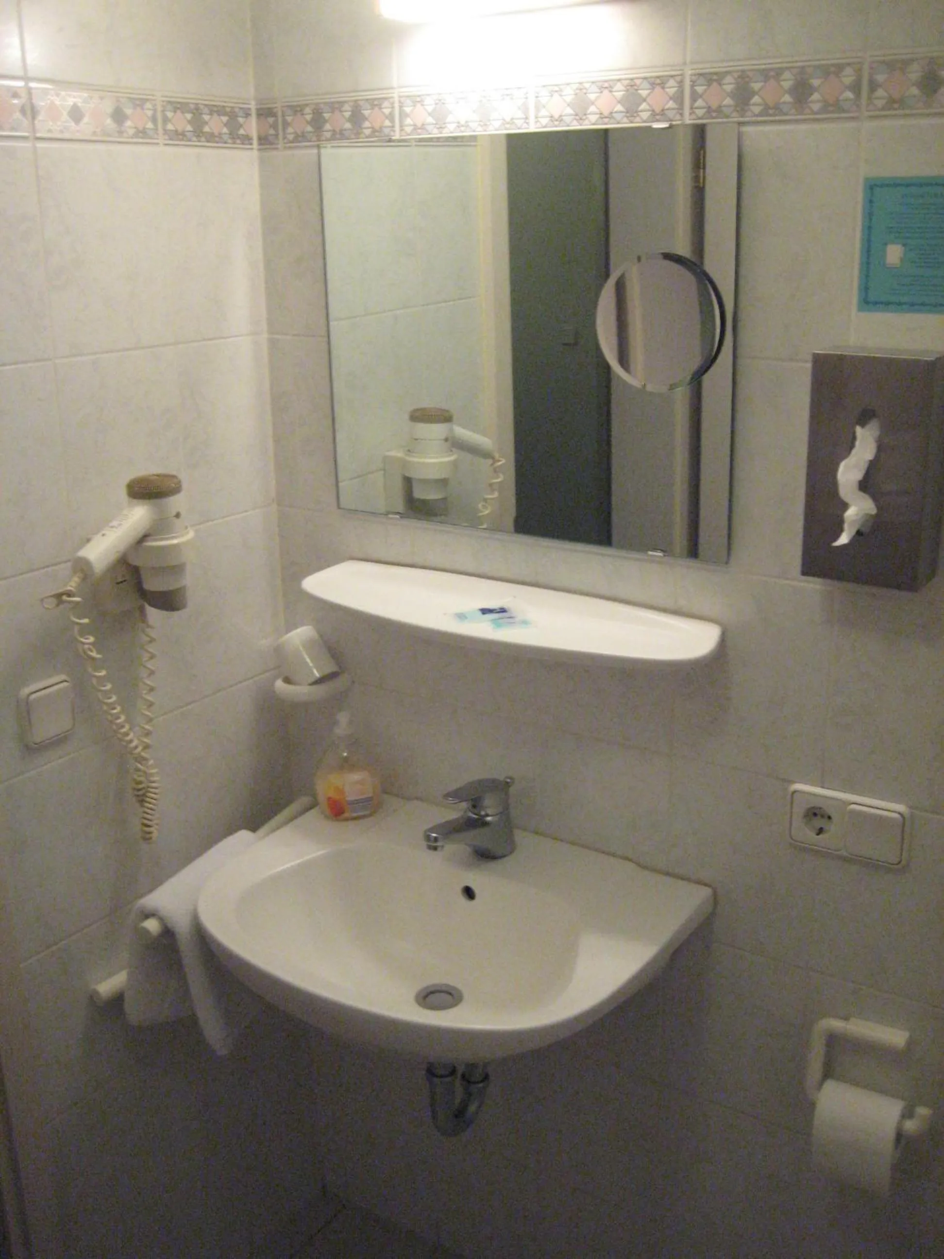 Bathroom in Hotel-Dörfler Garni