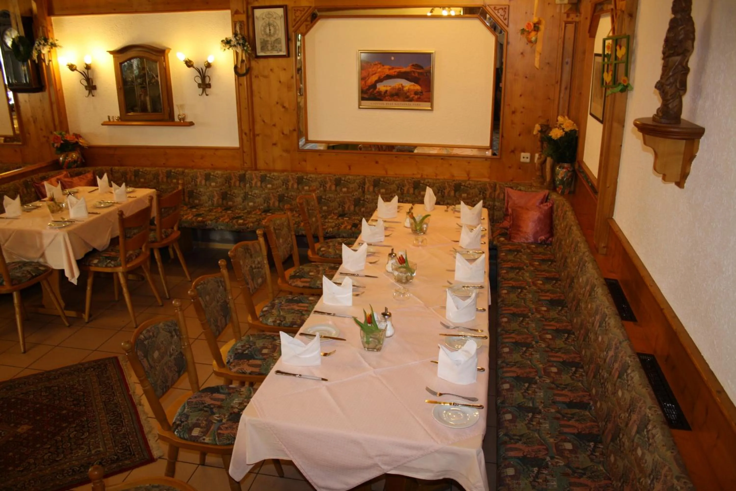 Restaurant/places to eat in Hotel-Dörfler Garni