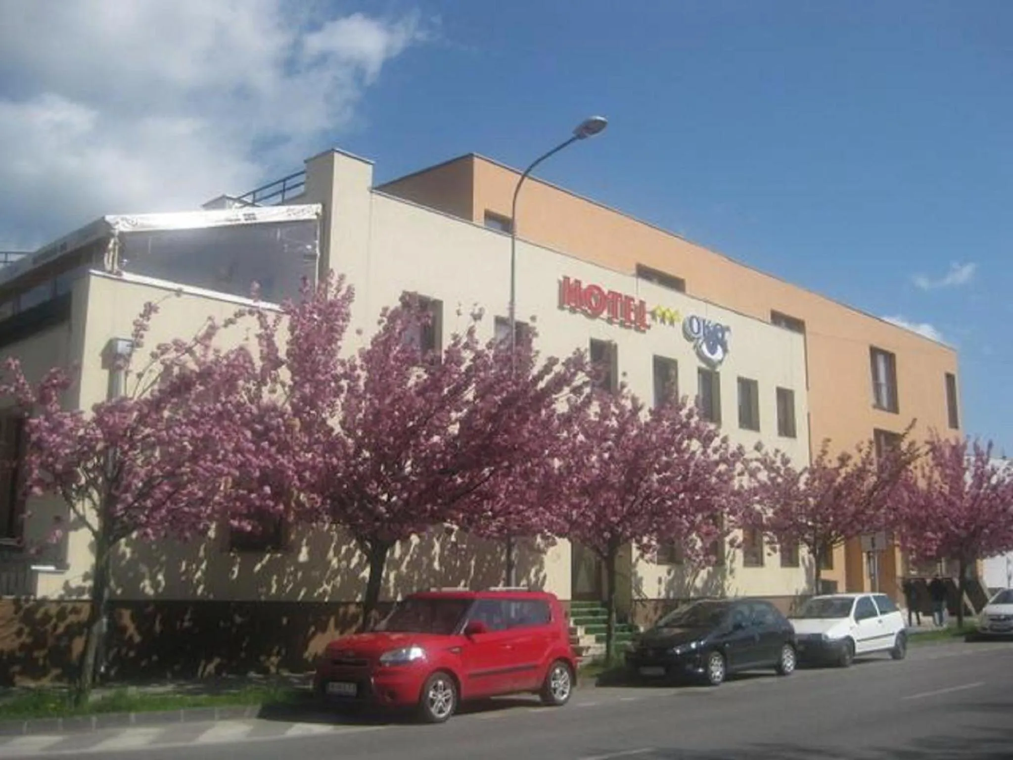 Facade/entrance in Hotel Oko