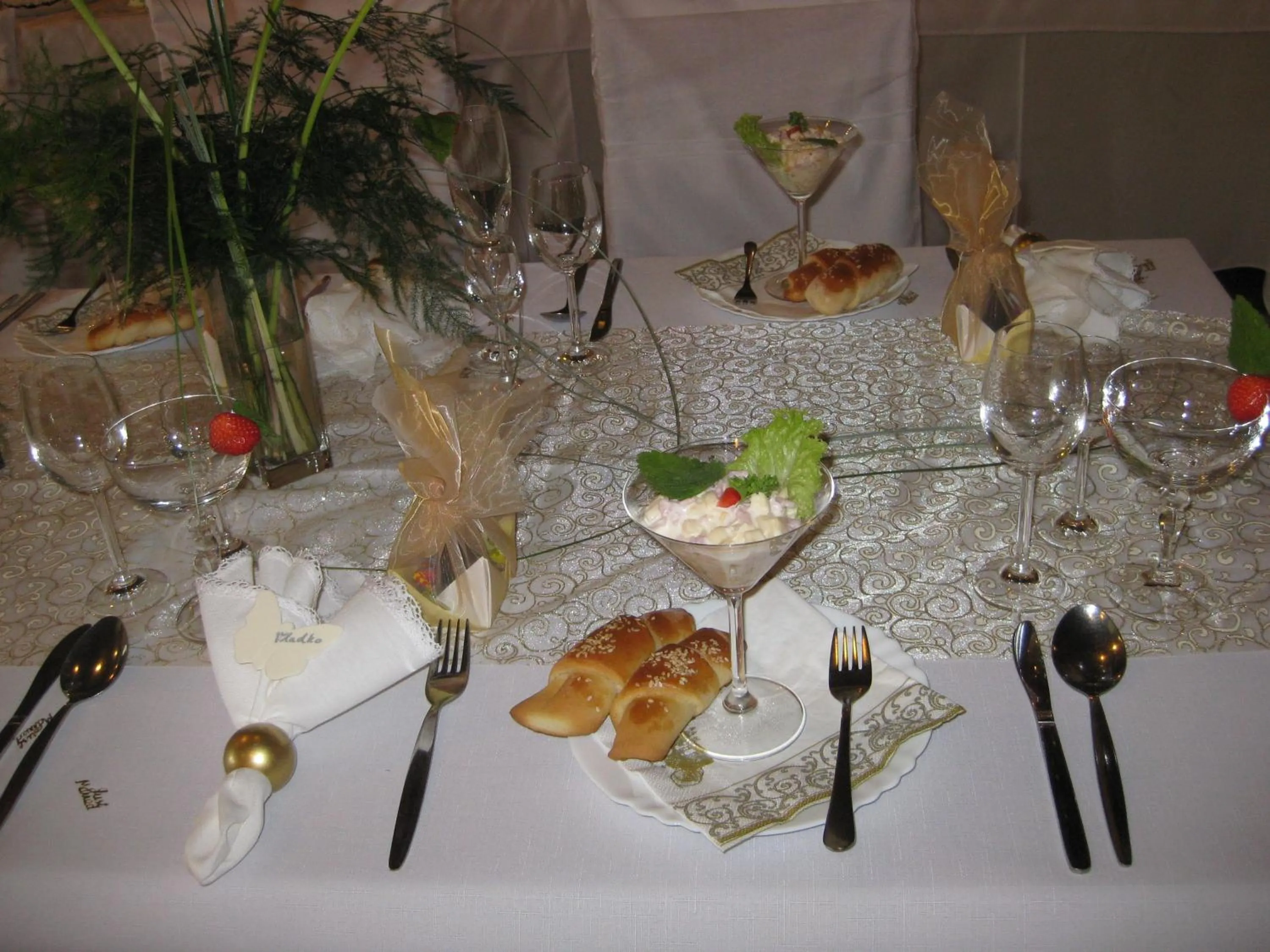 Restaurant/places to eat in Hotel Oko