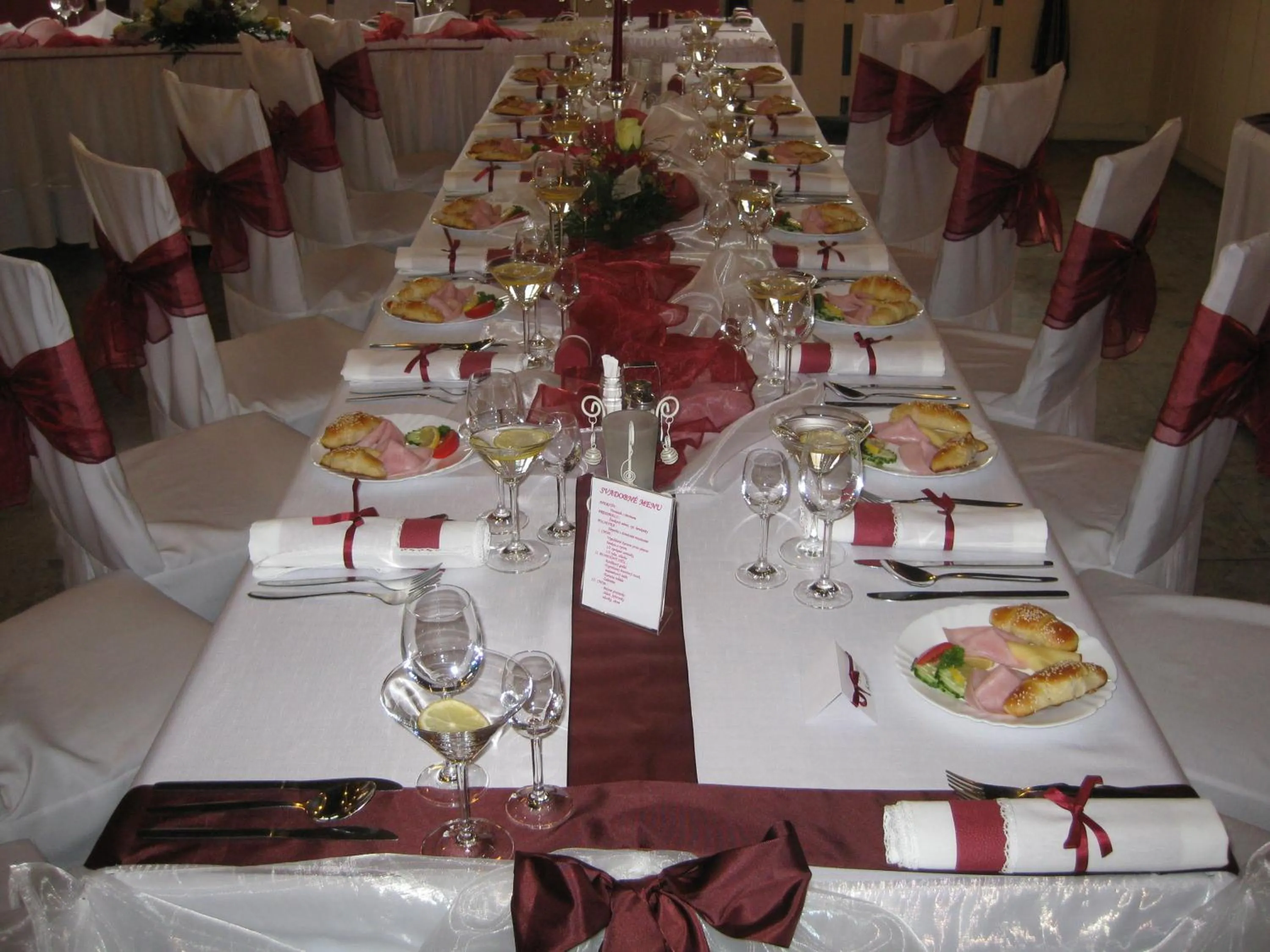 Restaurant/places to eat in Hotel Oko